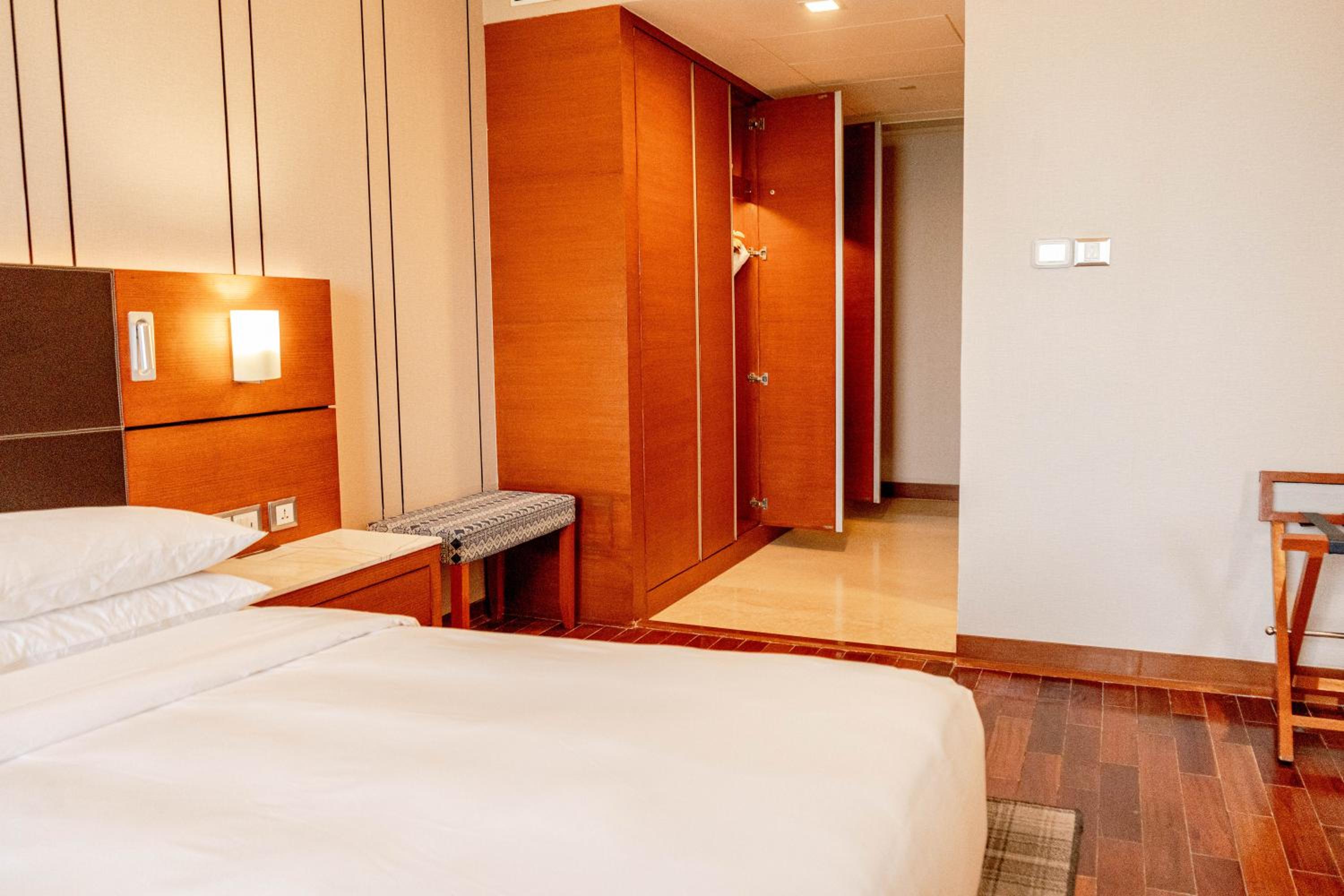 Deluxe Suite - Photo 2