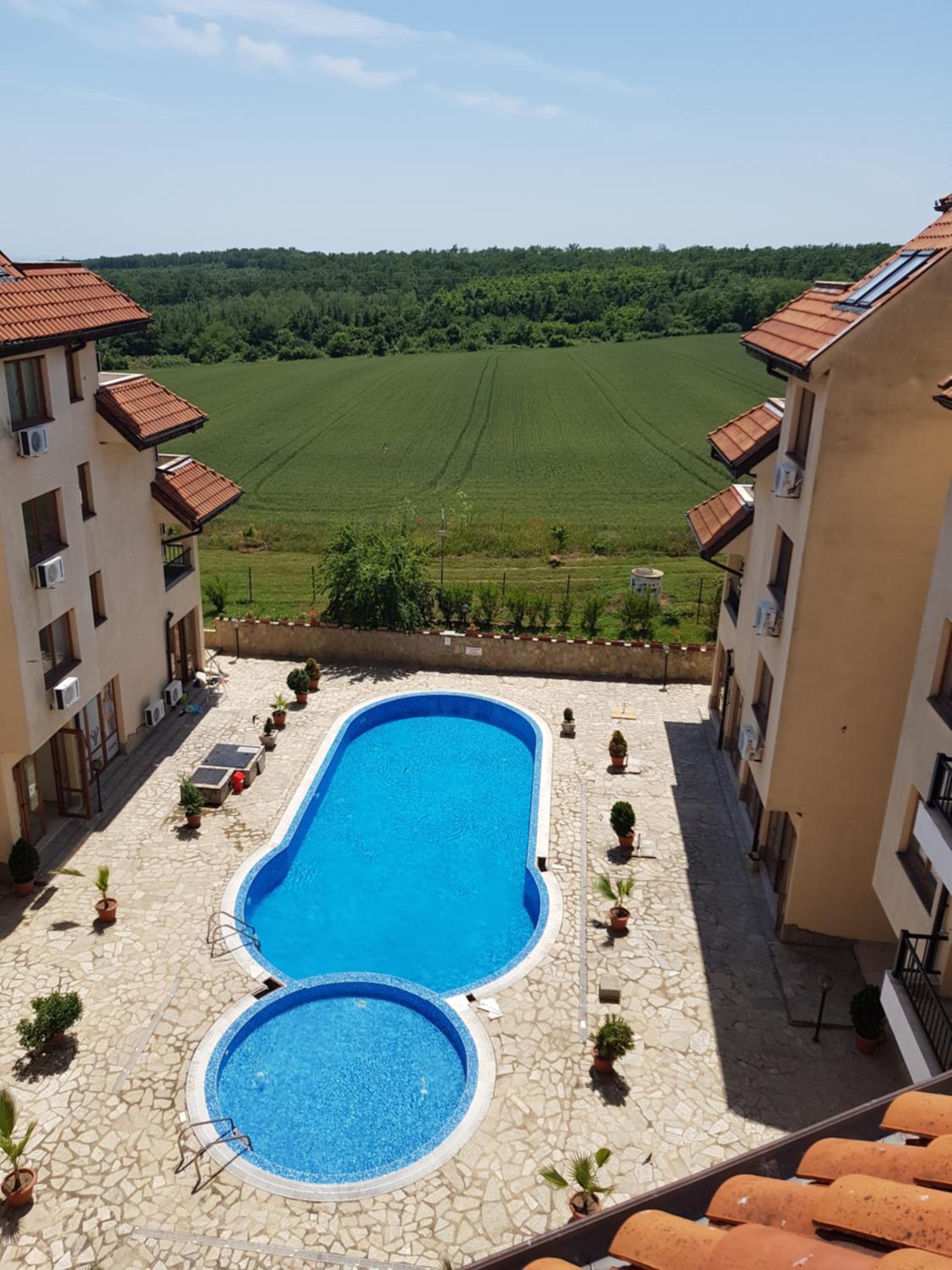 Apartment with Balcony photo 2