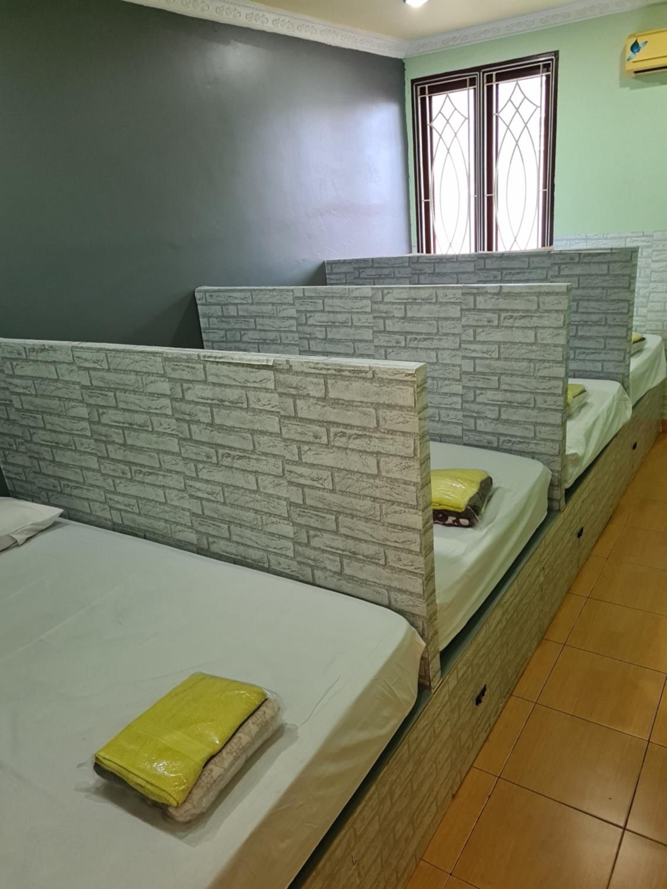 Single Bed In Dormitory Room photo 2
