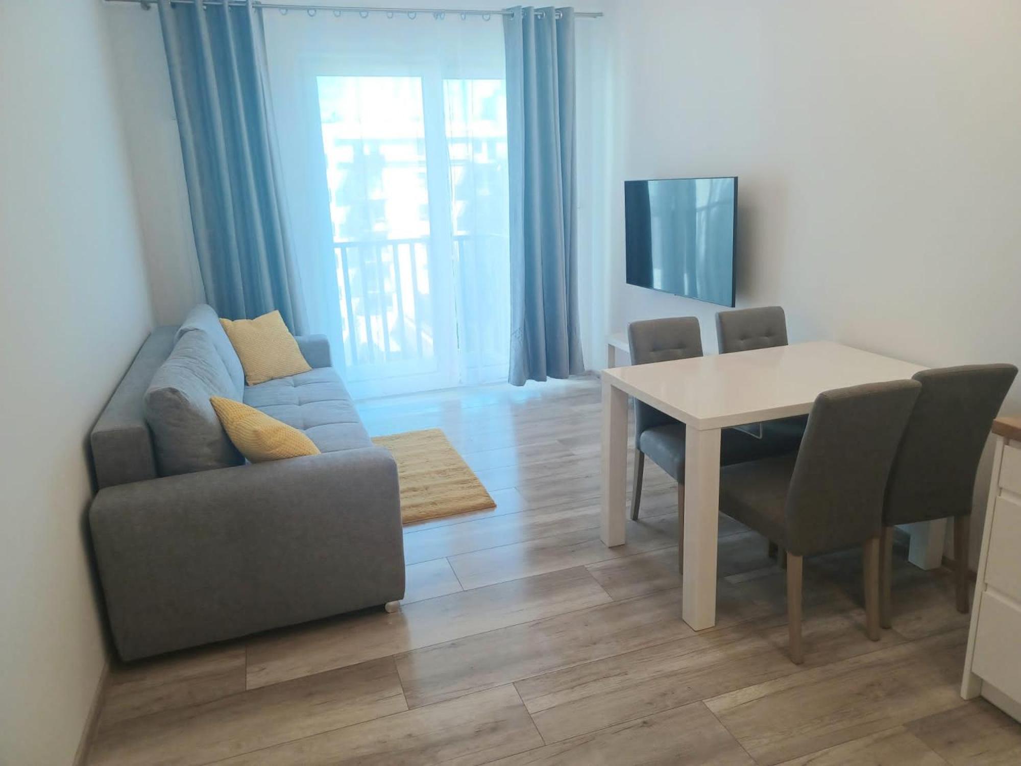 One-Bedroom Apartment - Photo 4