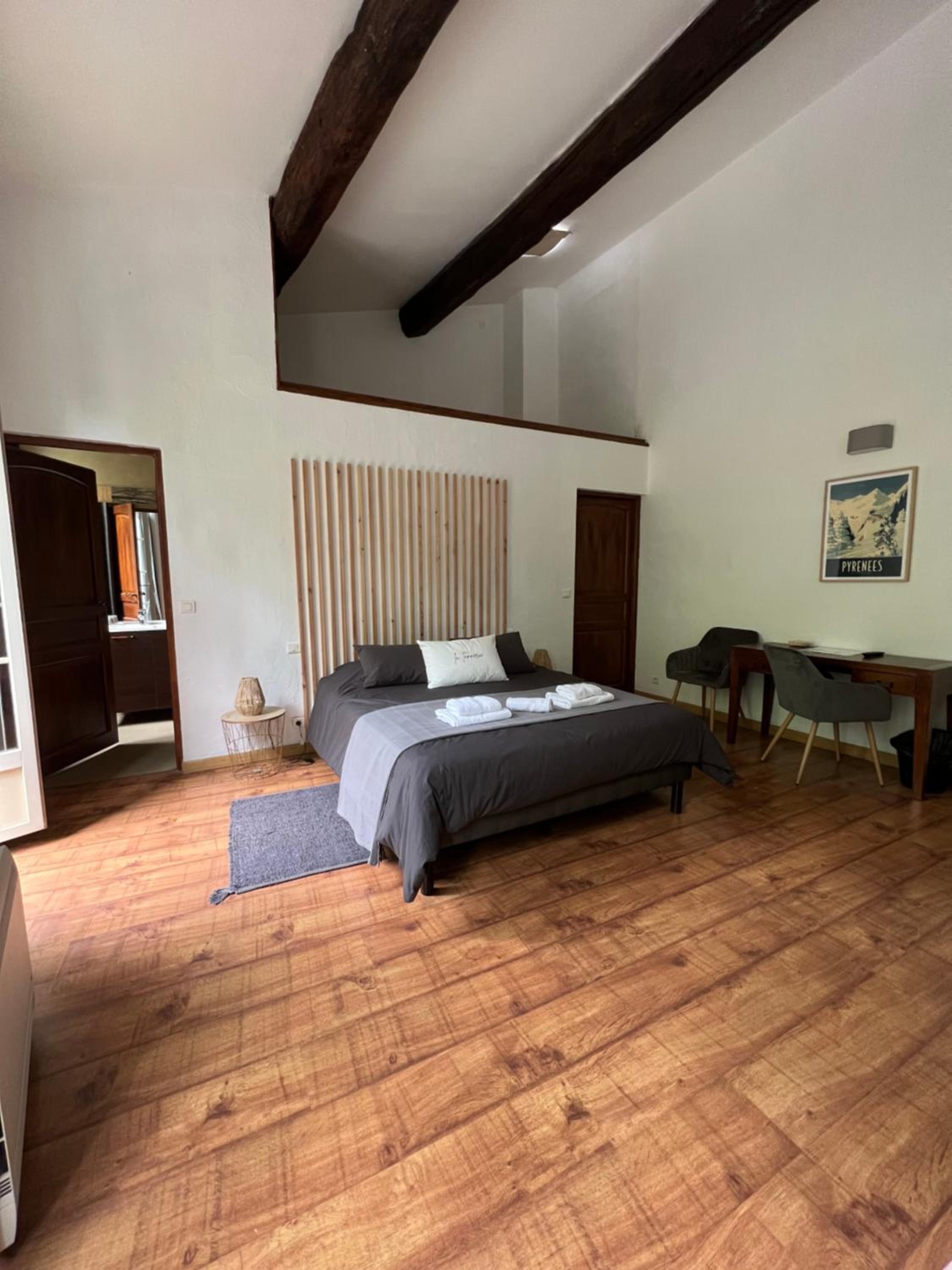 Suite with Mountain View photo 3