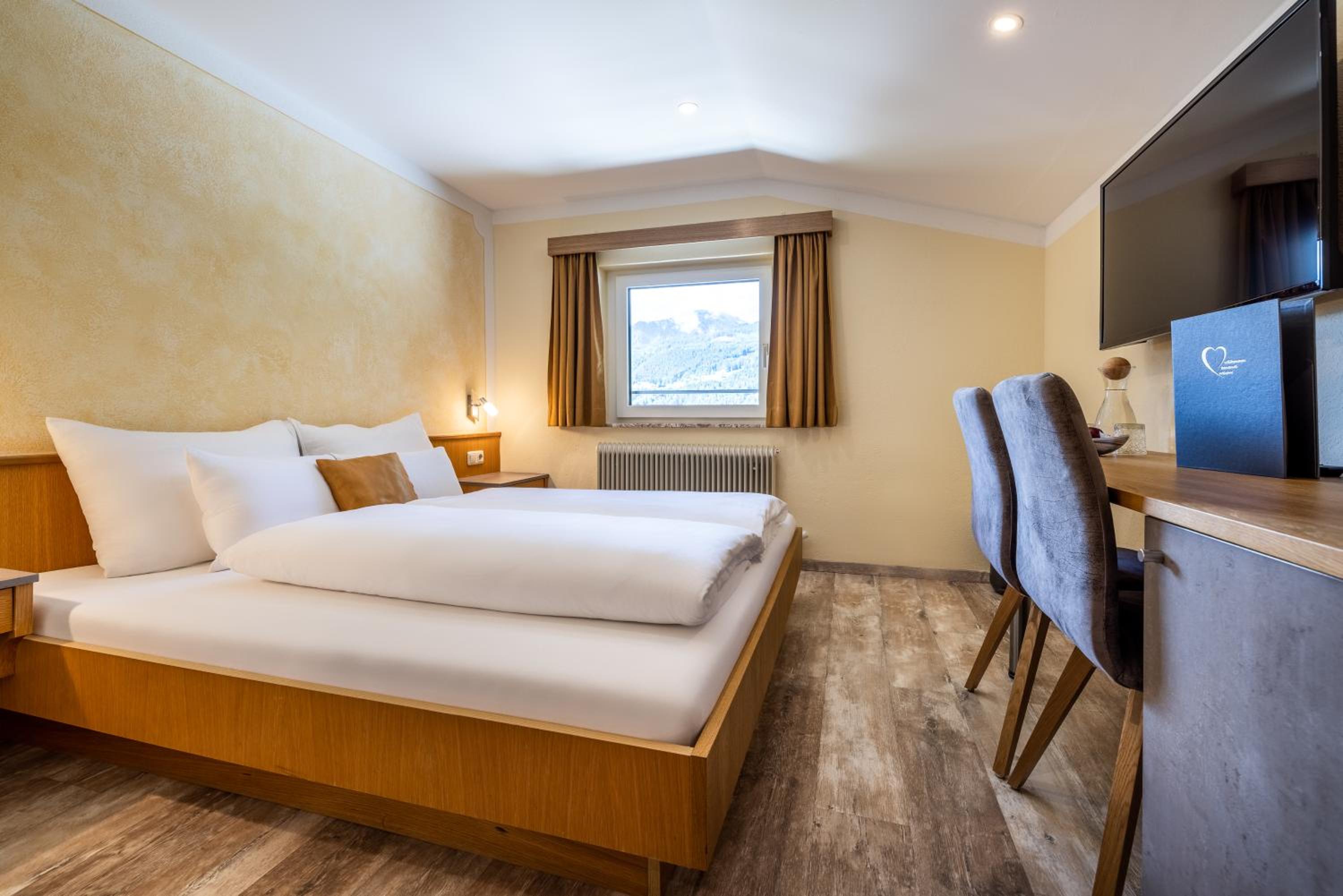 Budget Double Room 2nd Floor with Castle View photo 1