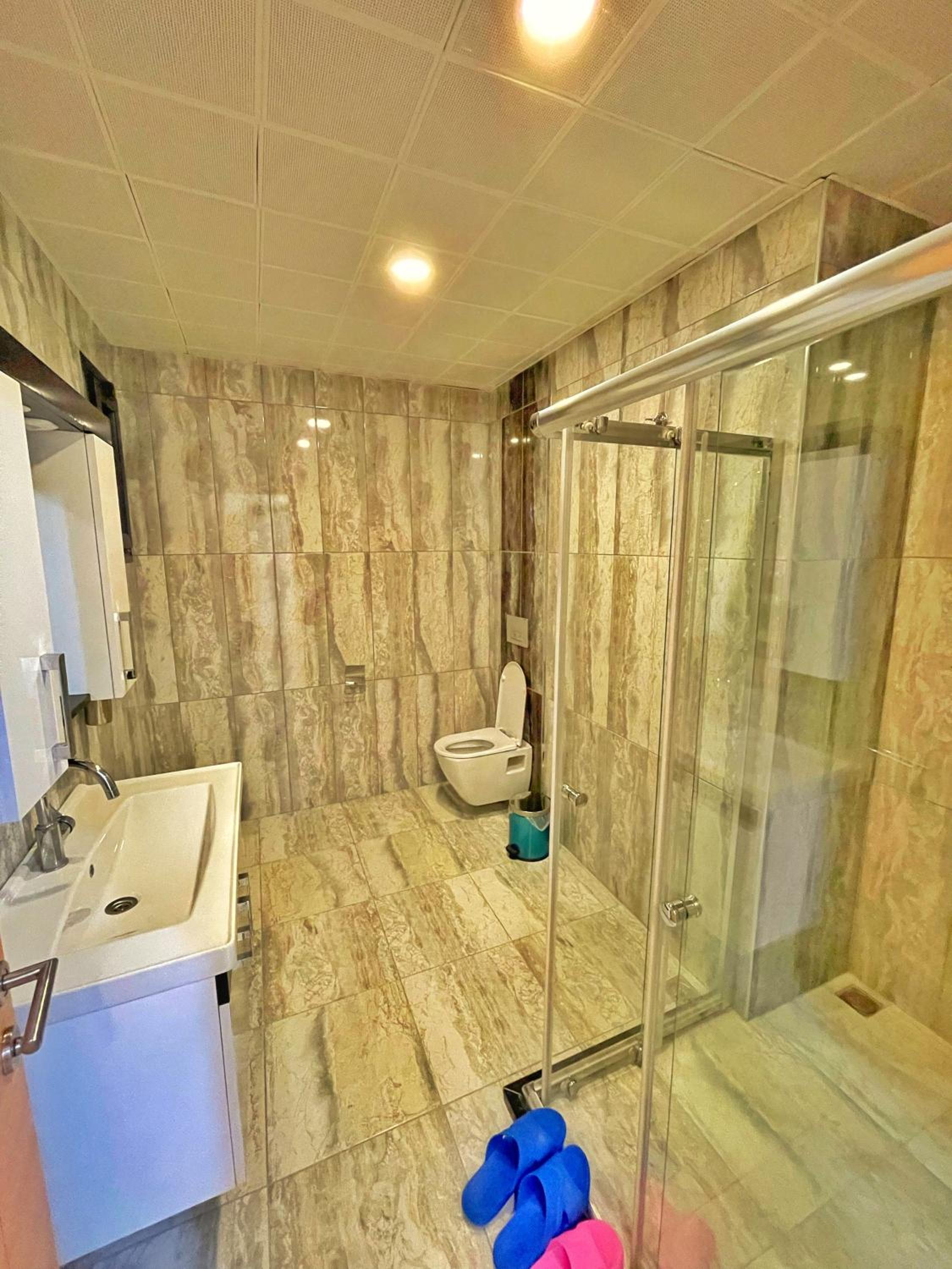 Three-Bedroom Apartment with Lake View photo 2