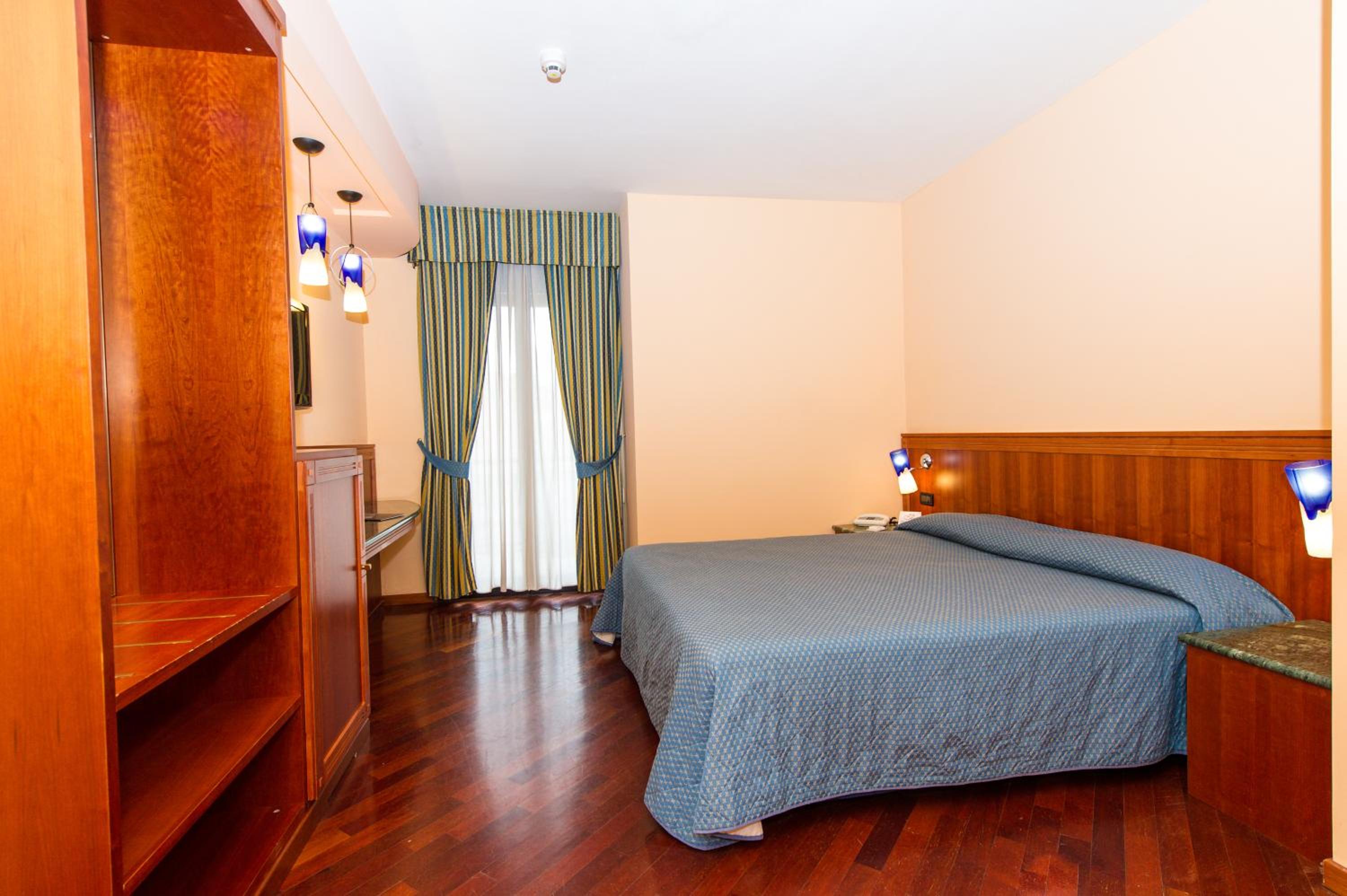 Double Room - Photo 2