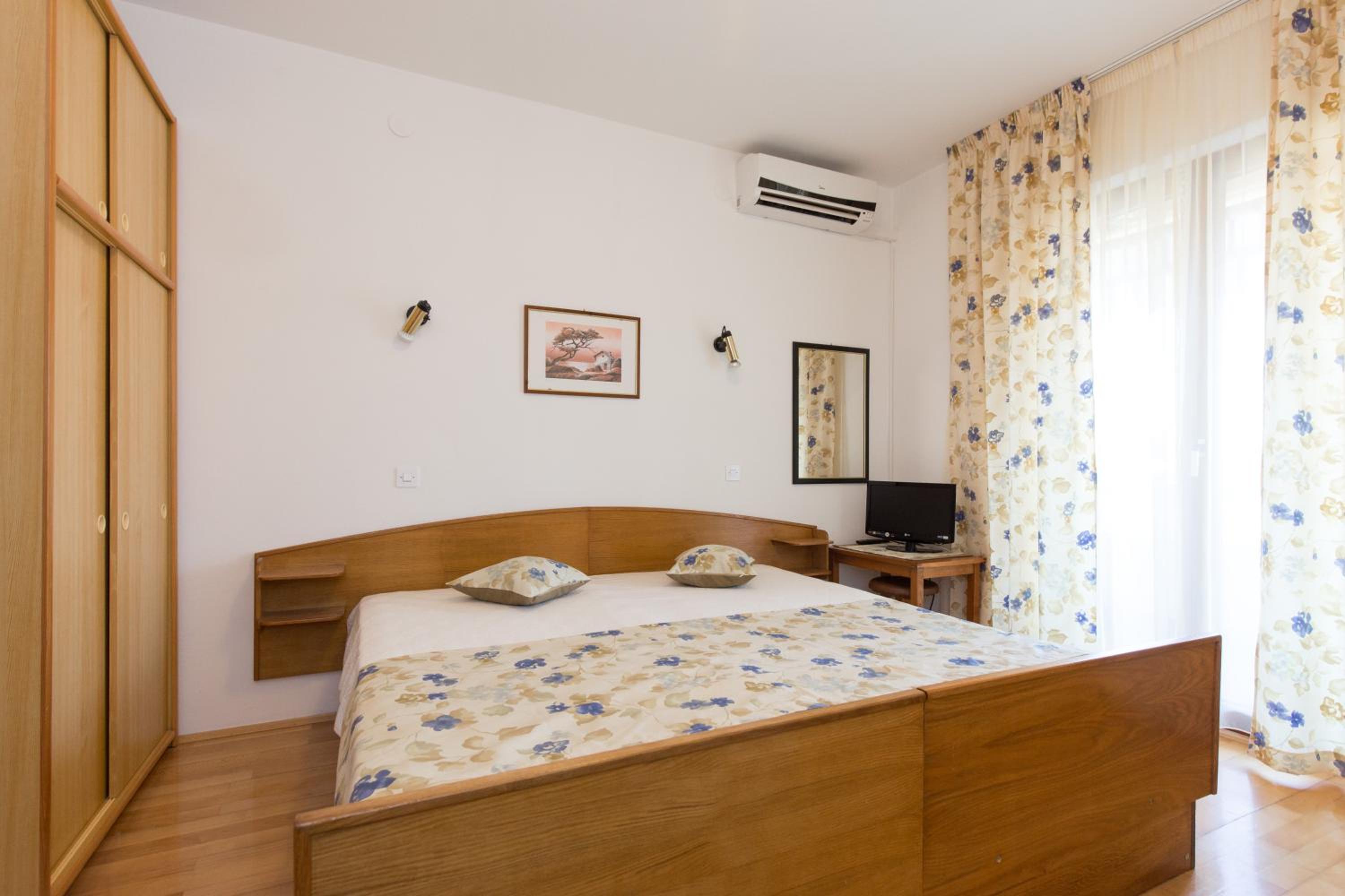 Queen Room with Balcony