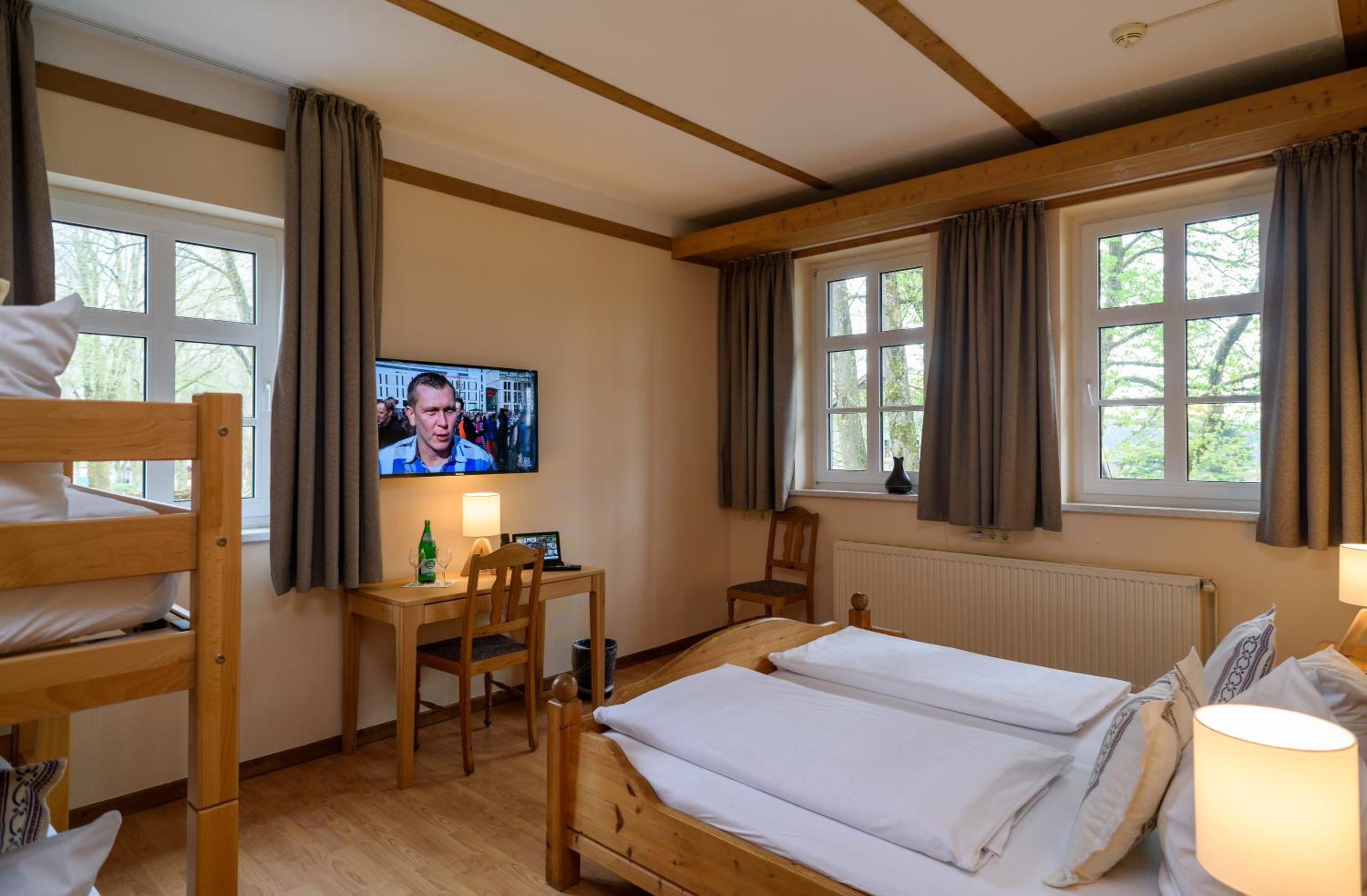 Classic Quadruple Room thumbnail 5