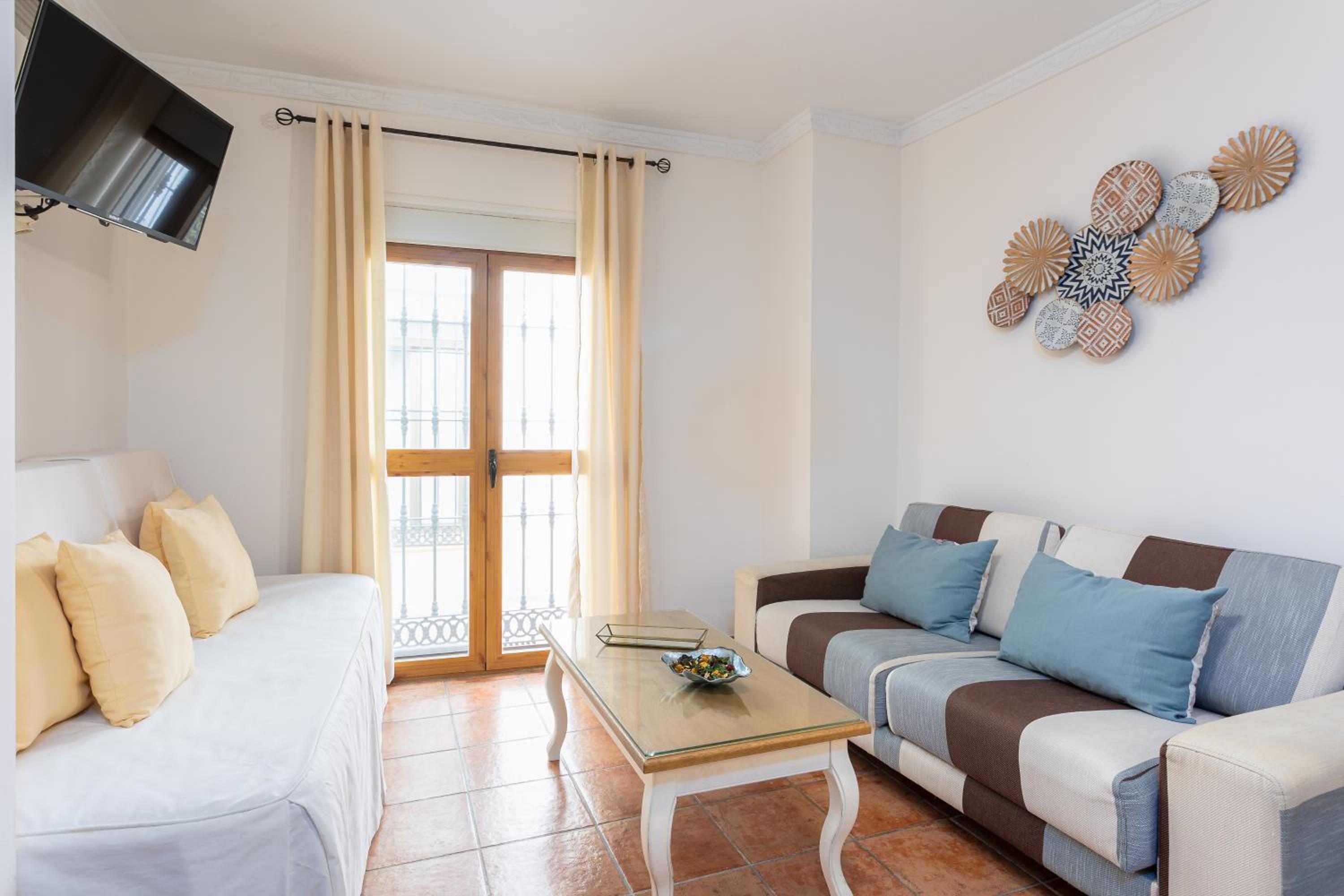 One-Bedroom Apartment - Photo 6