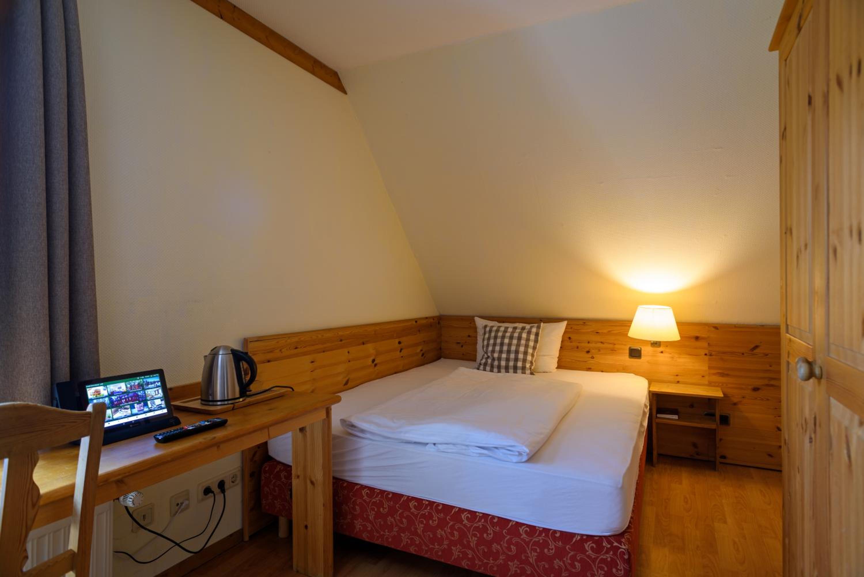 Deluxe Single Room