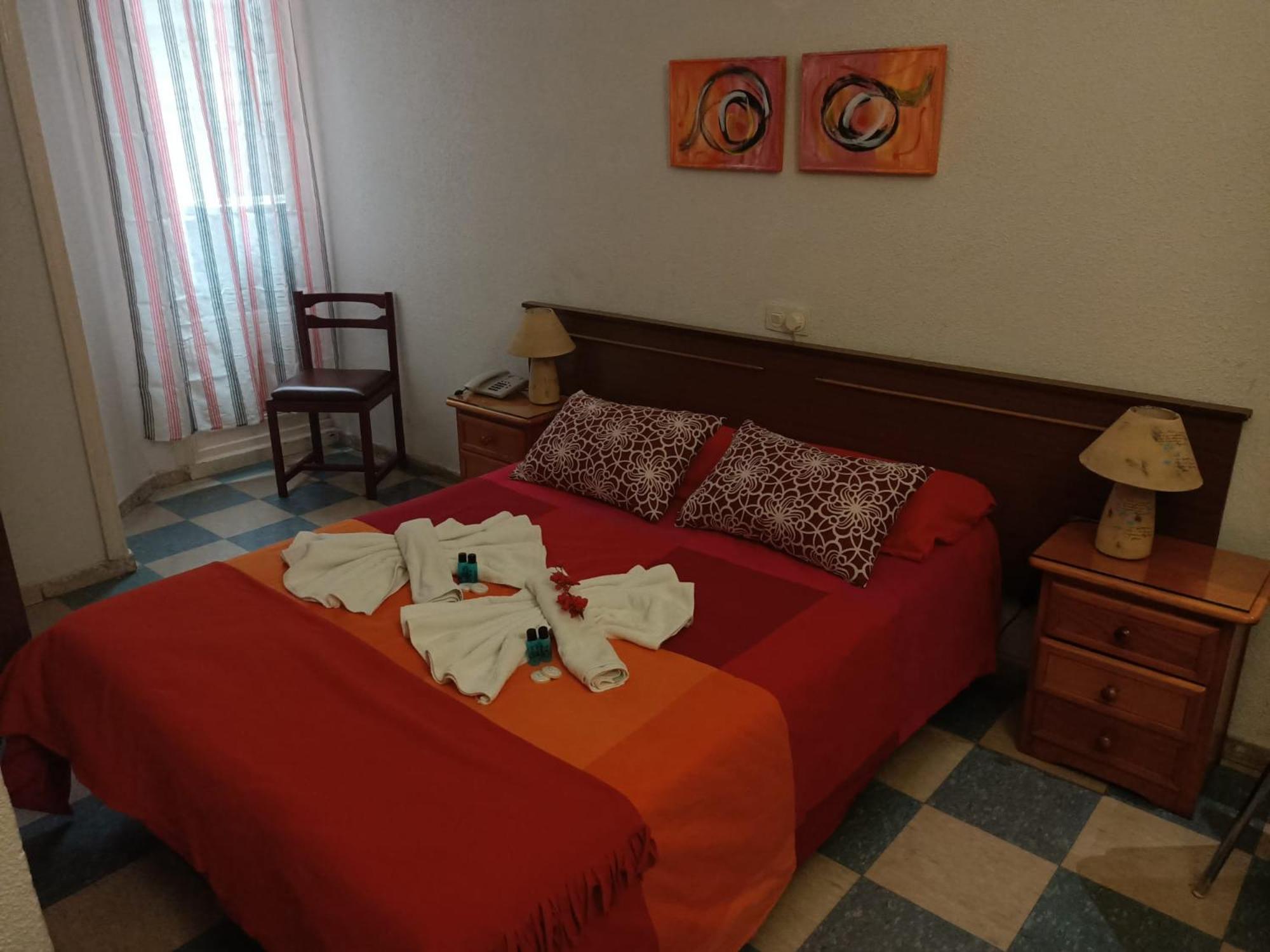 Double or Twin Room photo 3