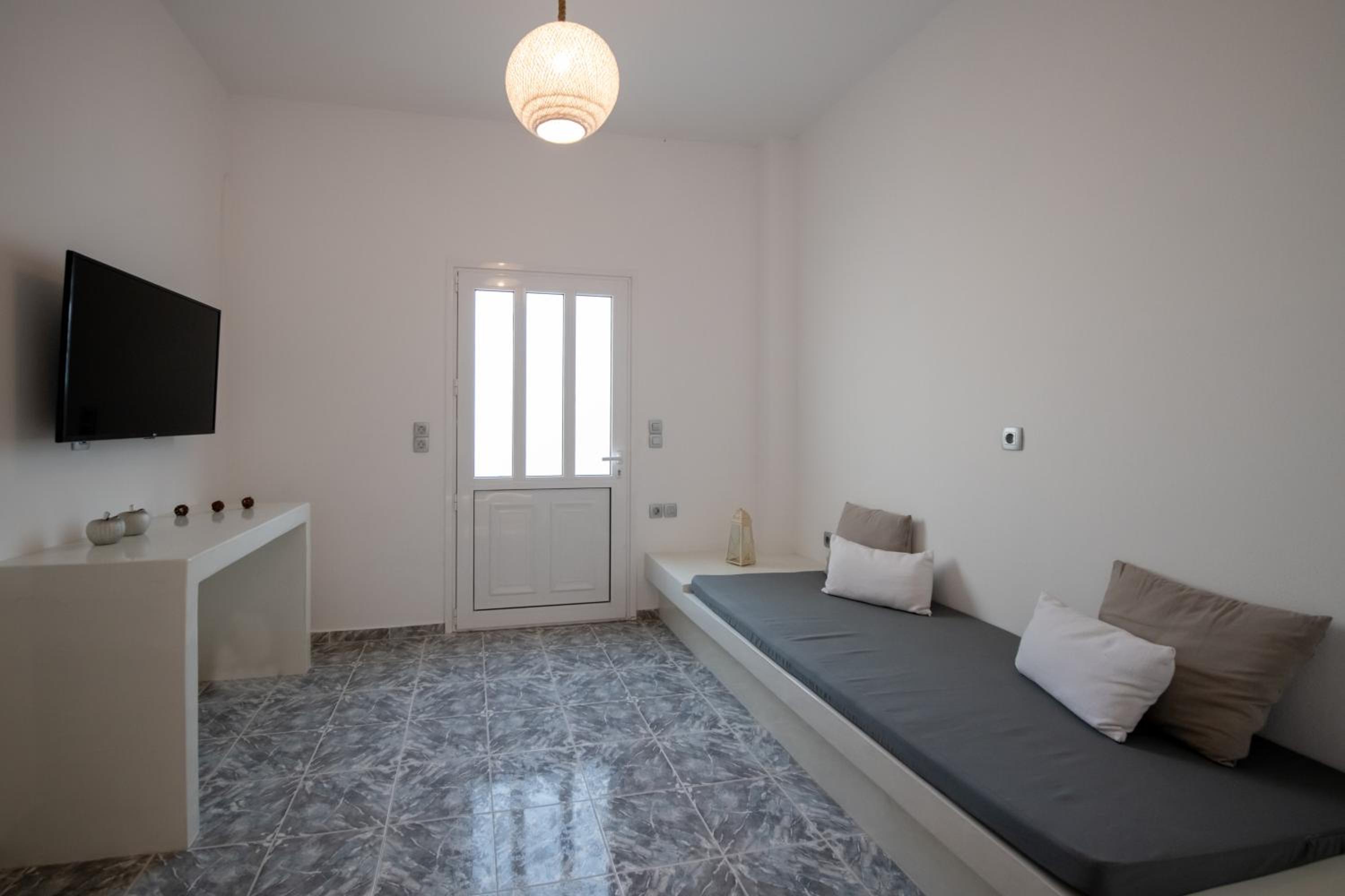 Double Room with Private Bathroom - Photo 15