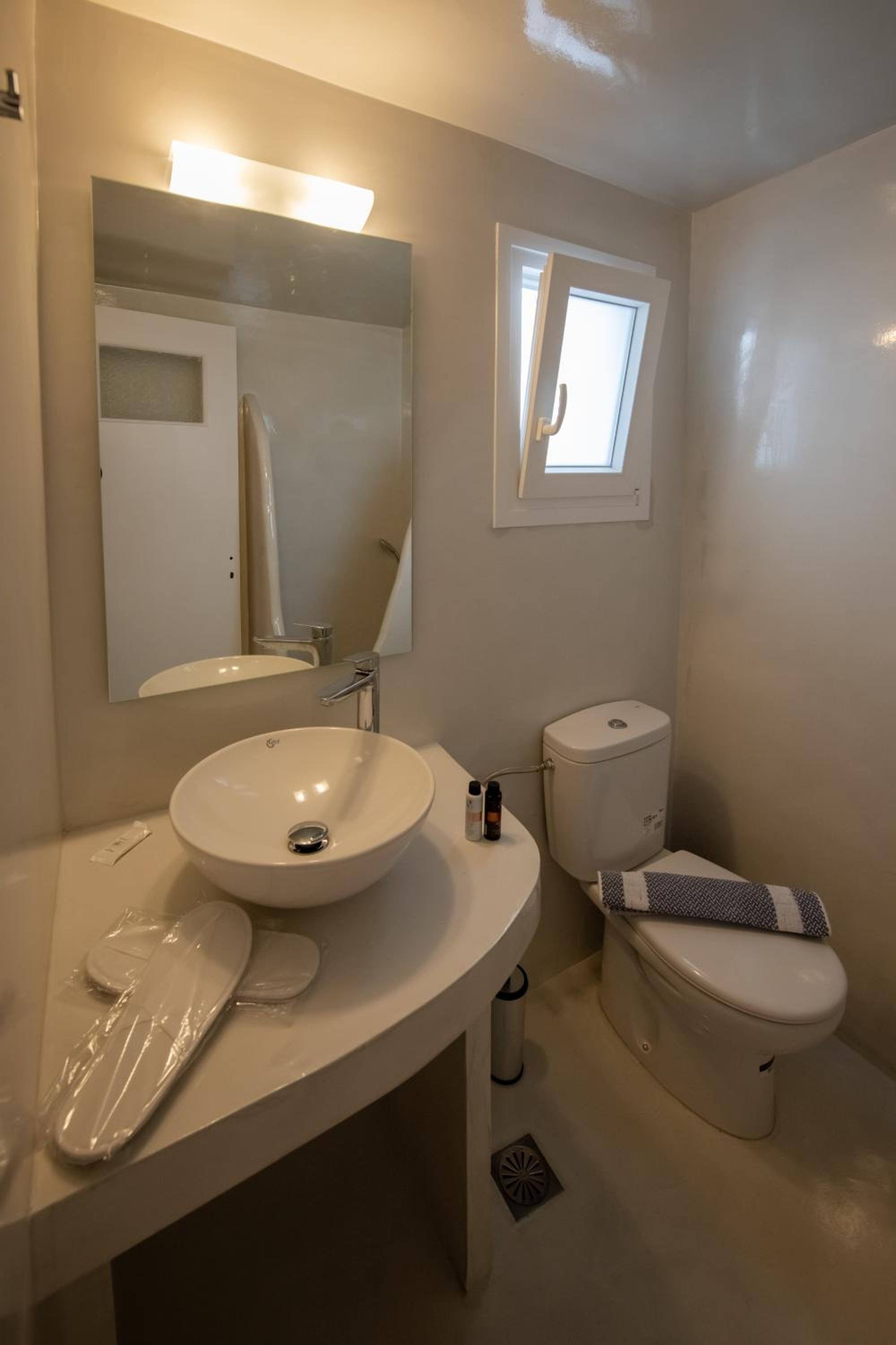 Double Room with Private Bathroom - Photo 20