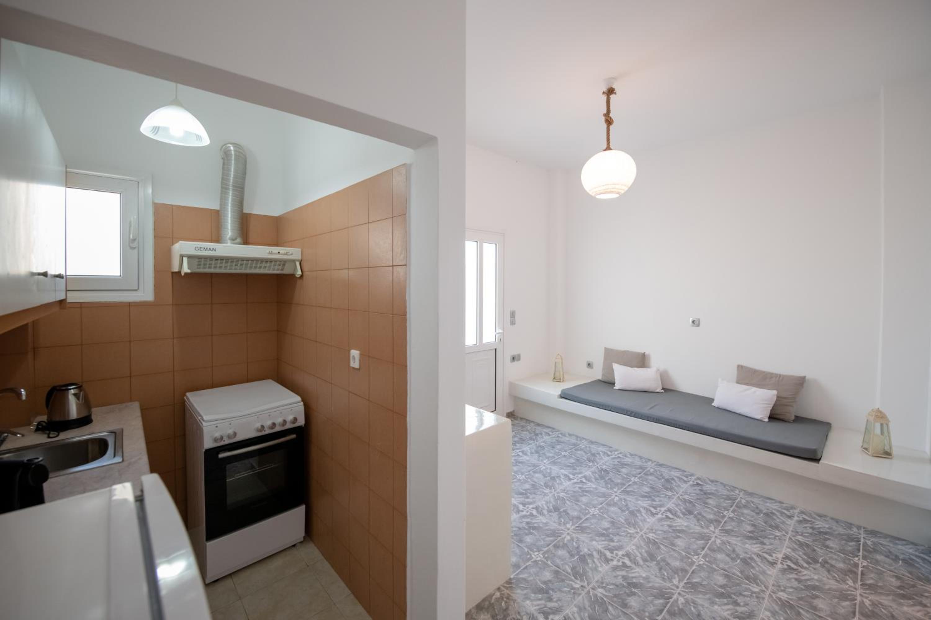 Double Room with Private Bathroom - Photo 25