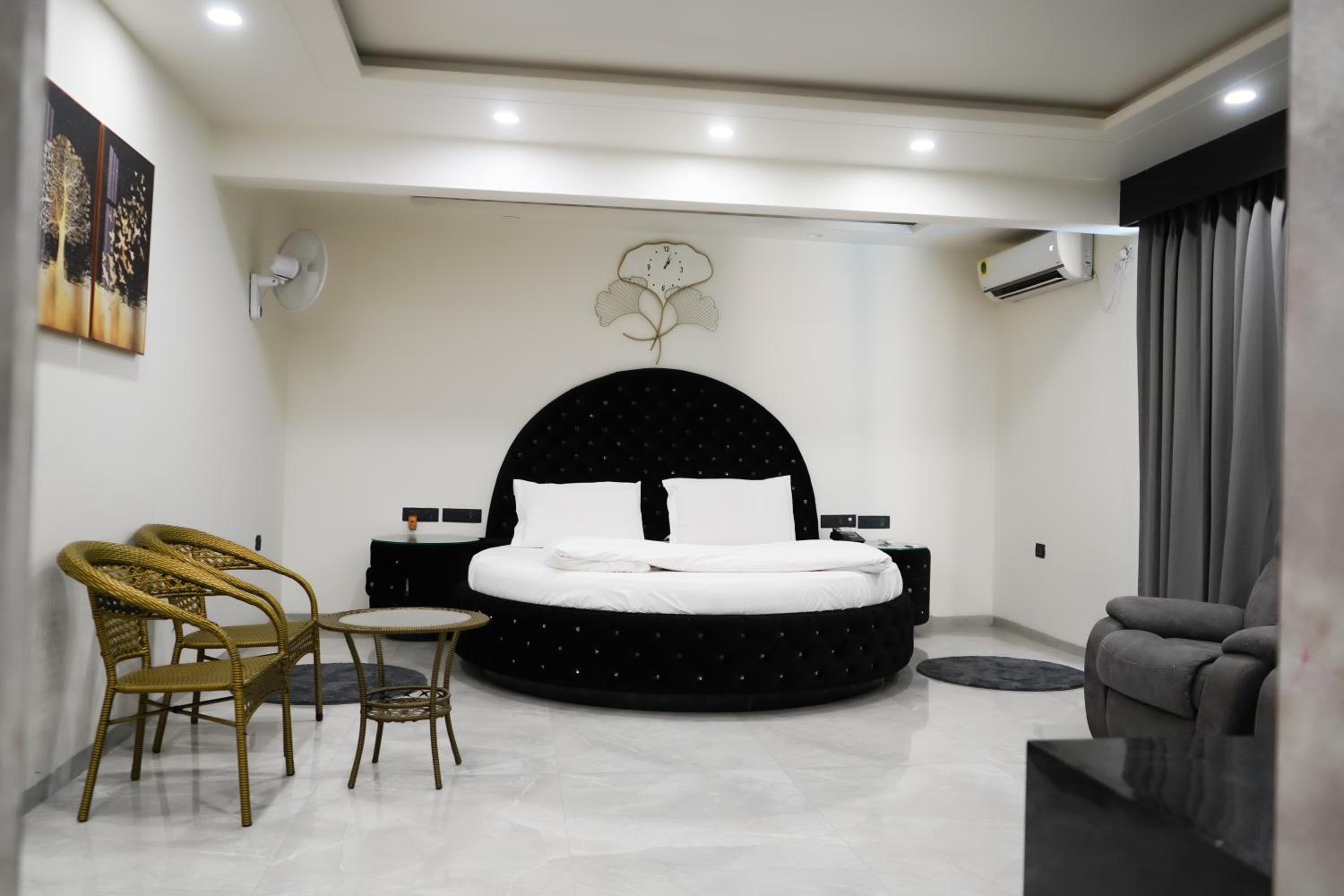 Suite with Private Pool photo 3
