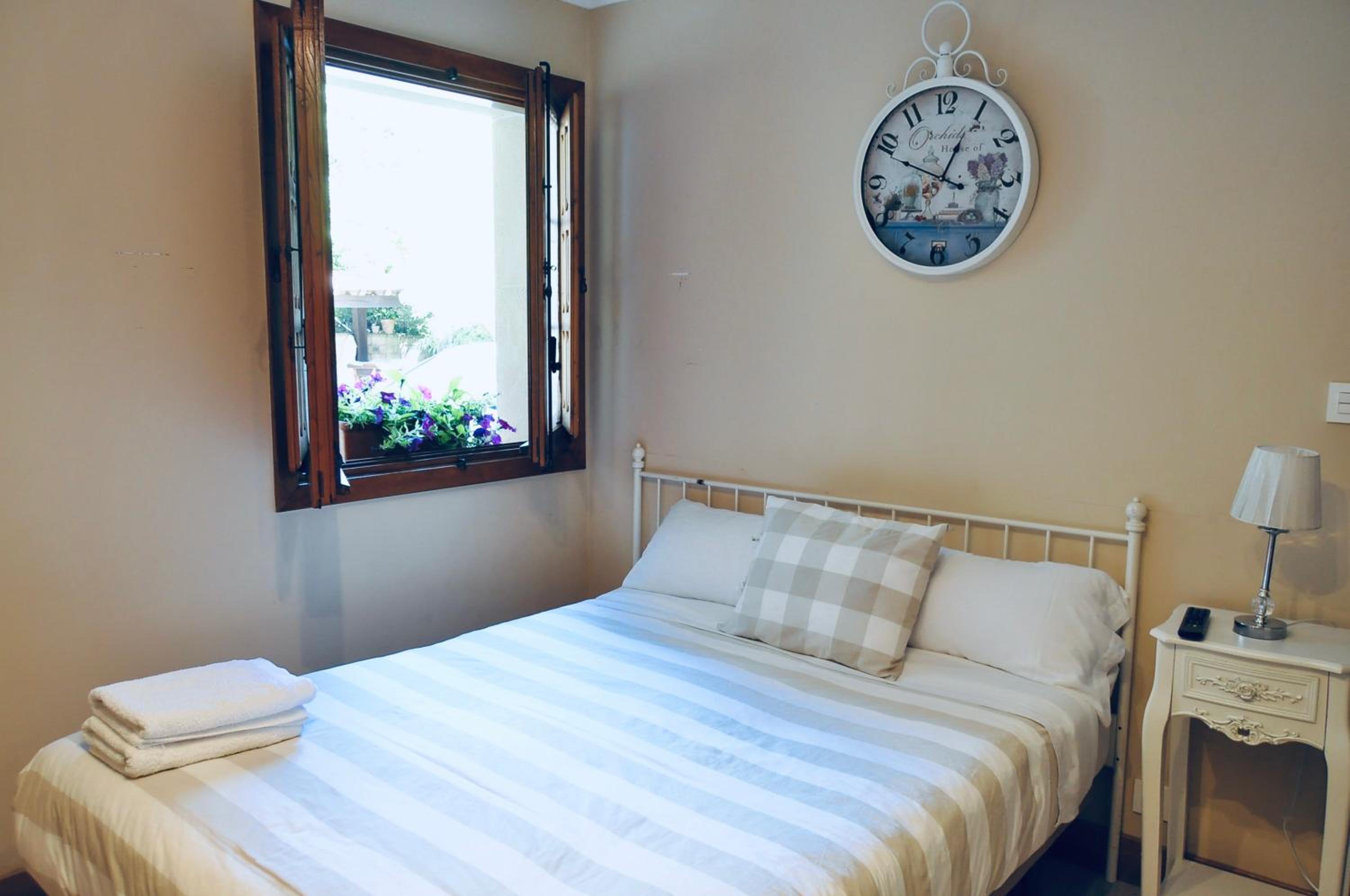 Triple Room with Bath - Photo 1
