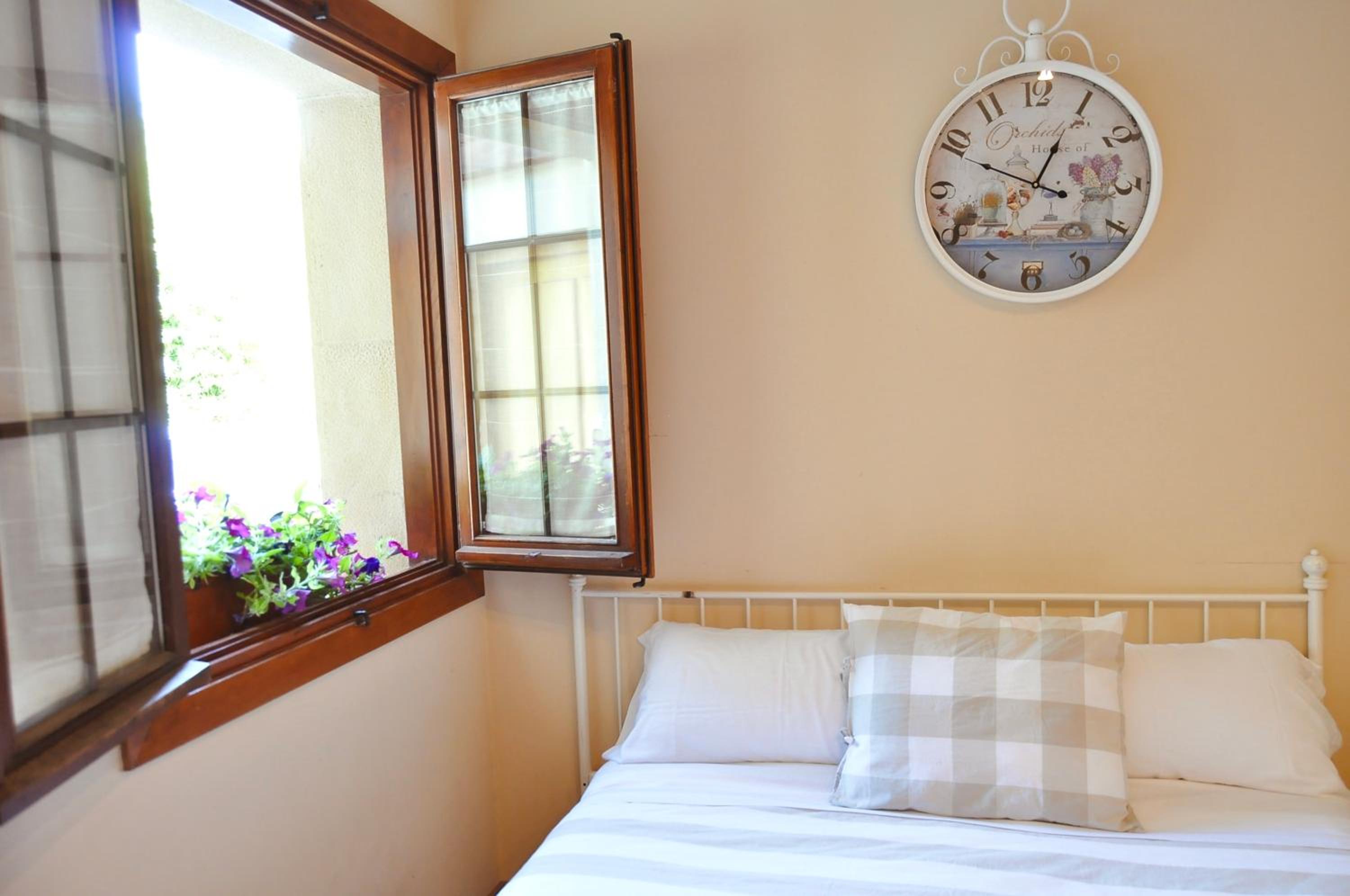 Triple Room with Bath - Photo 6