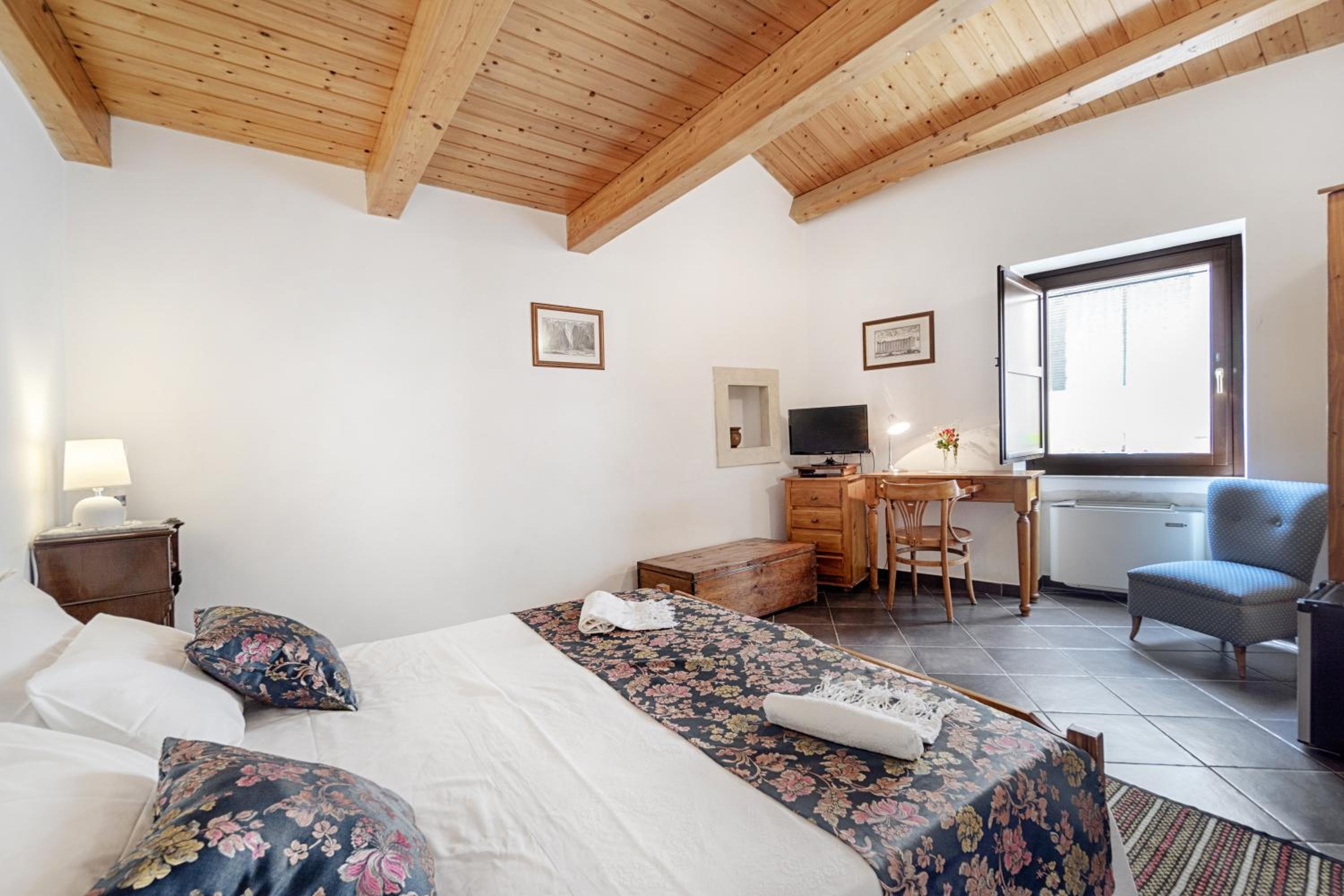 Duplex Suite - Photo 10