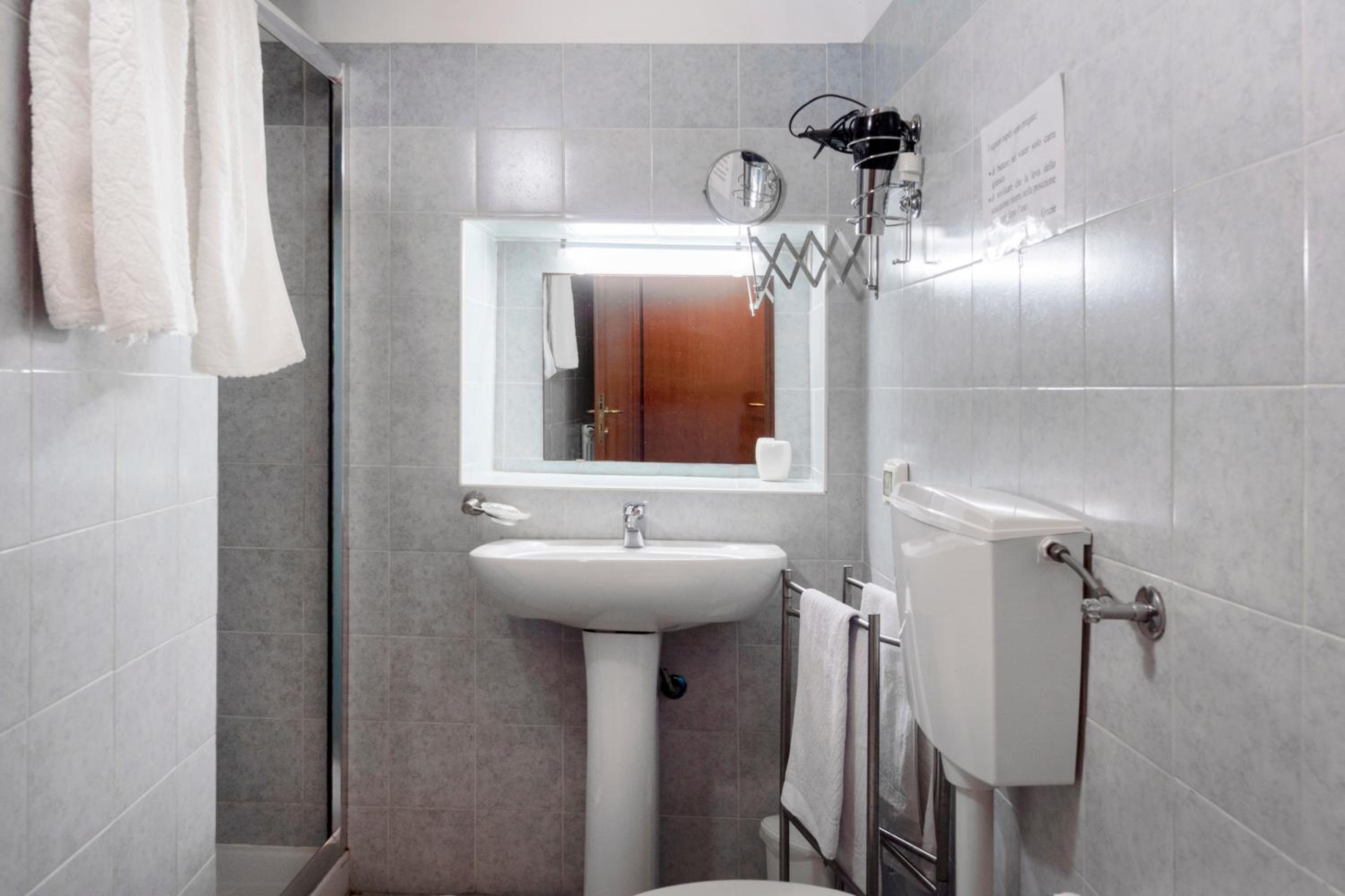 Duplex Suite - Photo 4
