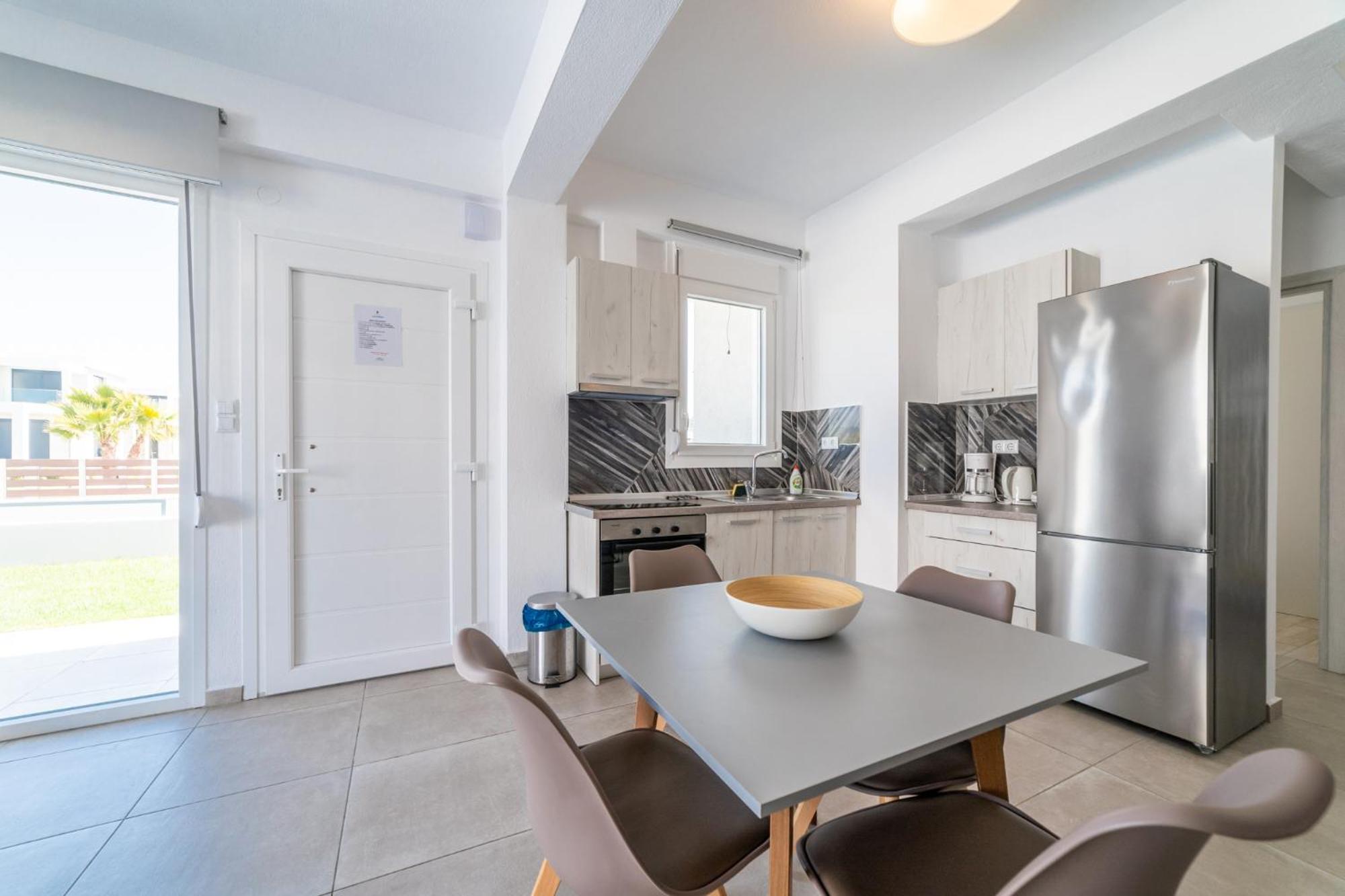 Three-Bedroom Maisonette with Private Pool  photo 3