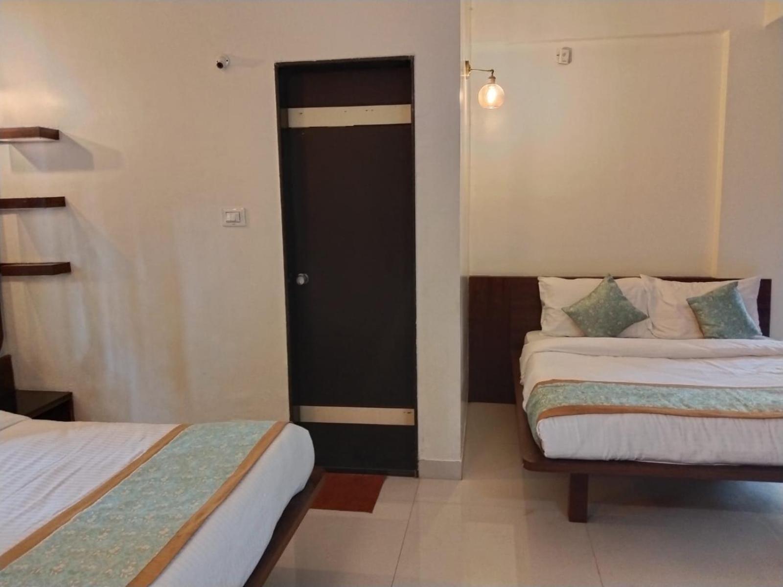 Deluxe Family Room - Photo 6