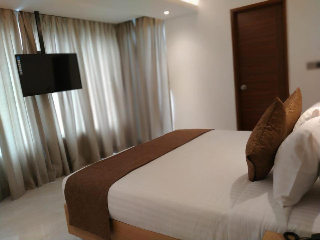 Deluxe Single Room