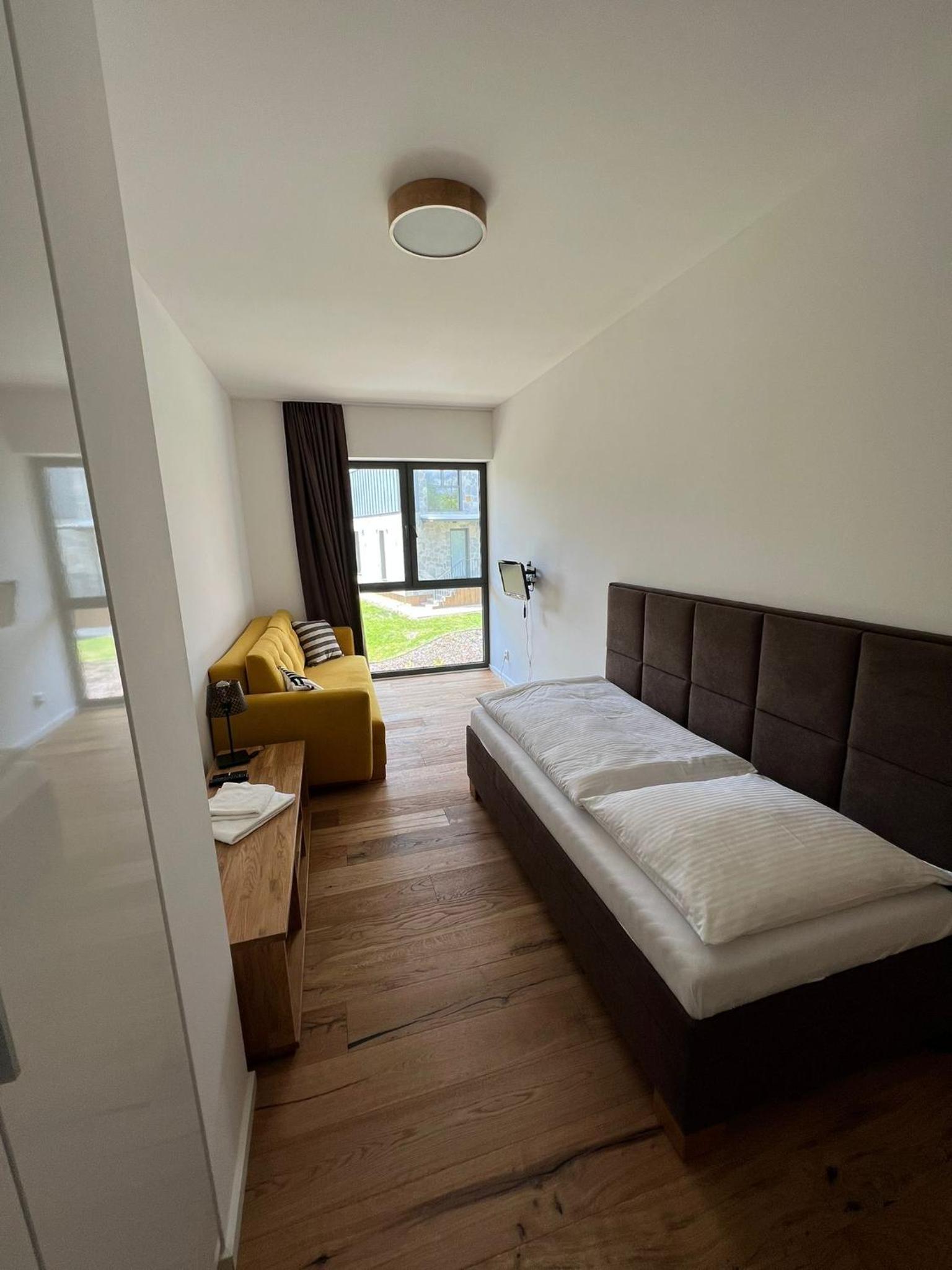 Apartment with Mountain View - Photo 20