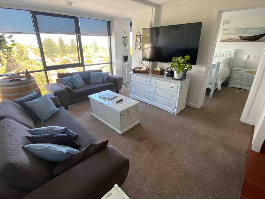One-Bedroom Apartment - Photo 21
