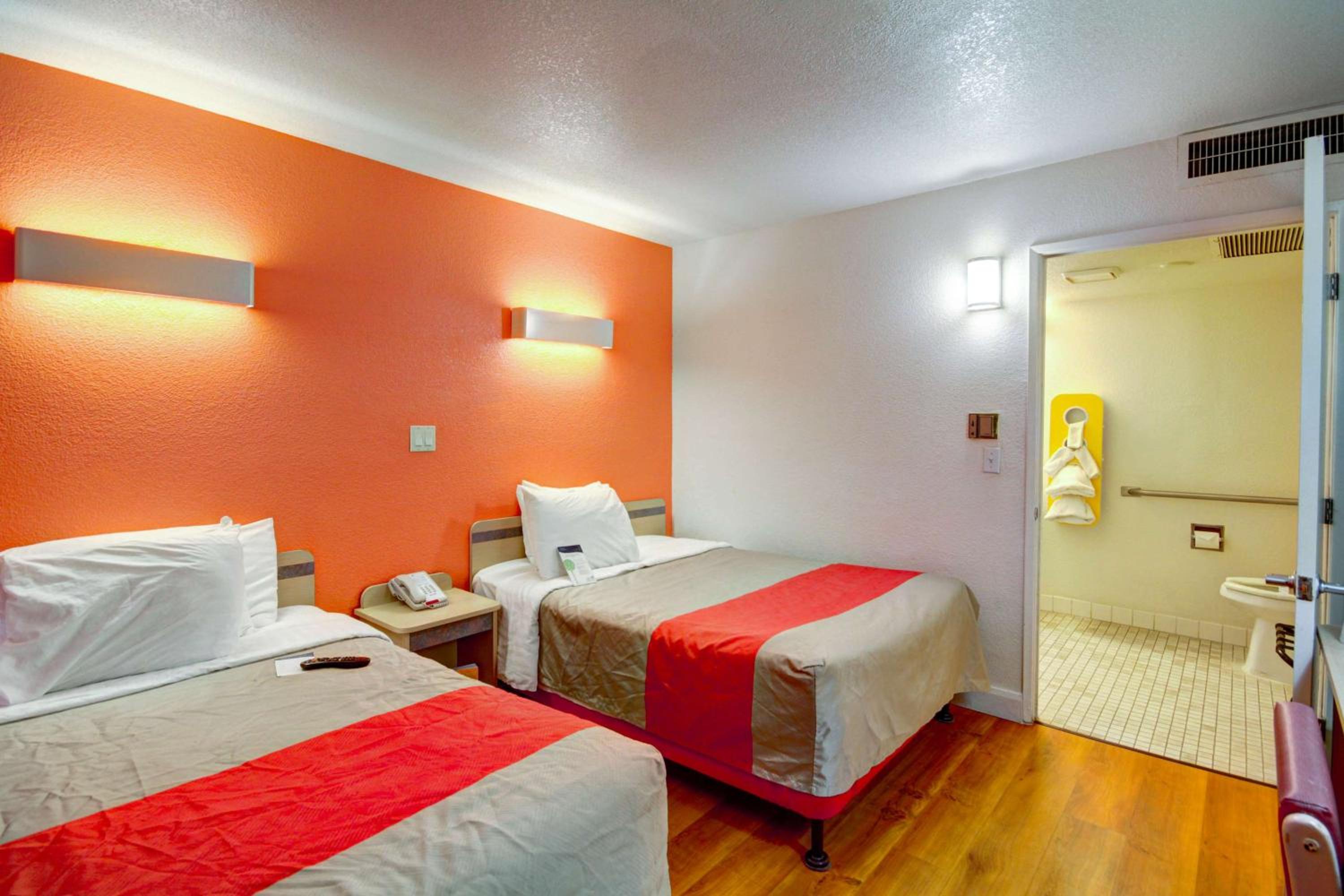 Deluxe Quadruple Room - Non-Smoking - Photo 4