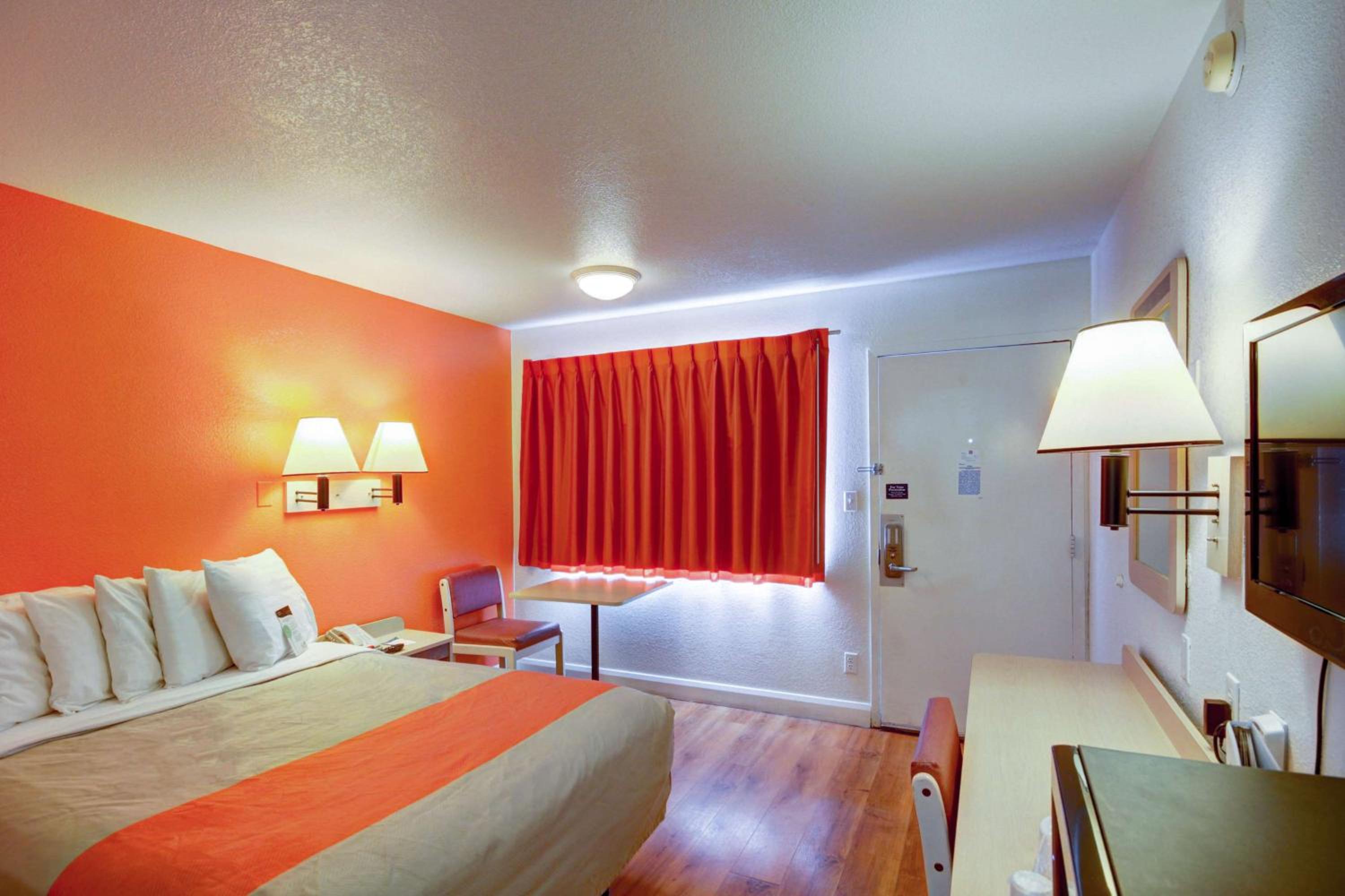Standard Queen Room - Photo 1