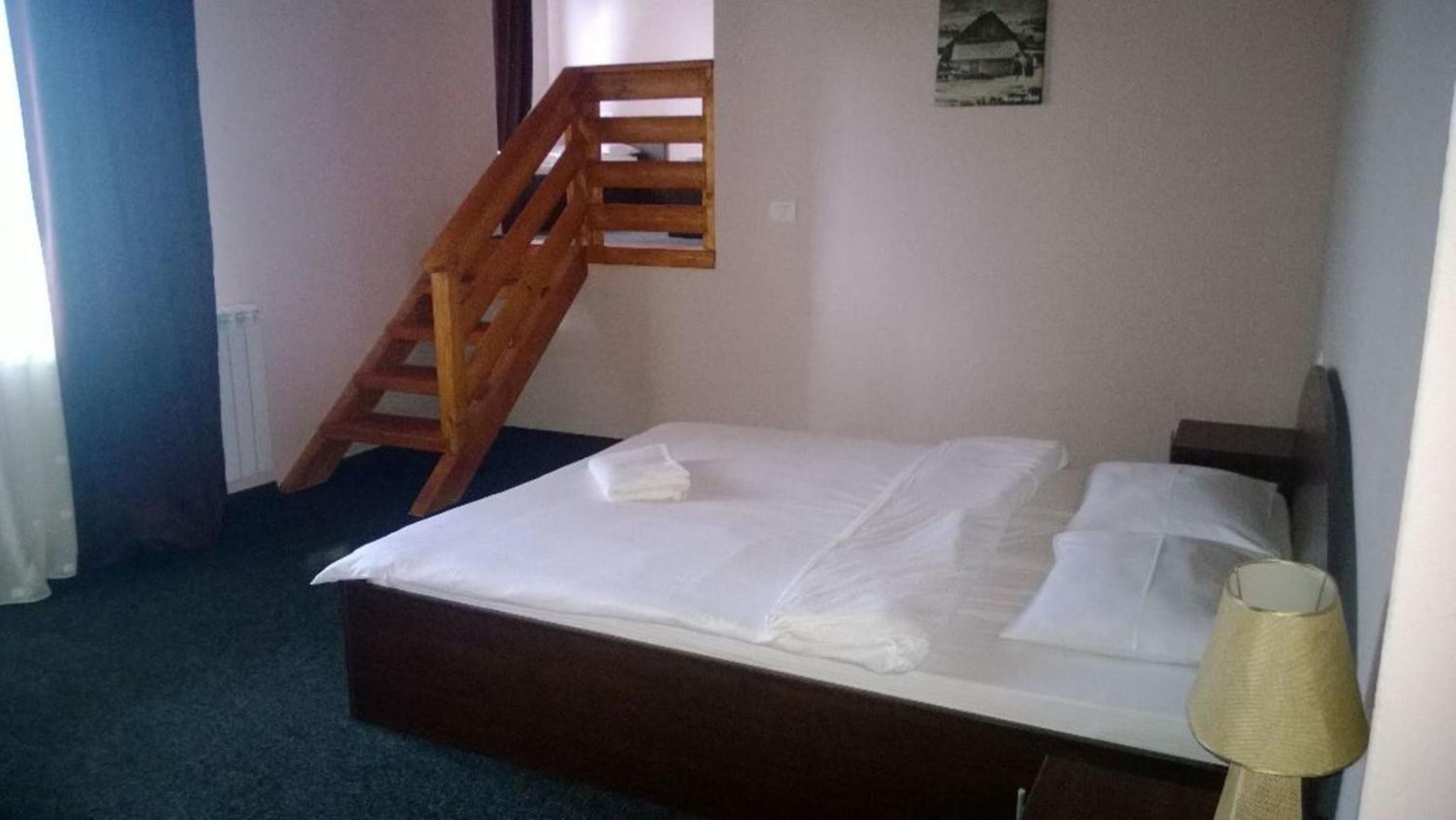 Quadruple Room with Mountain View photo 1