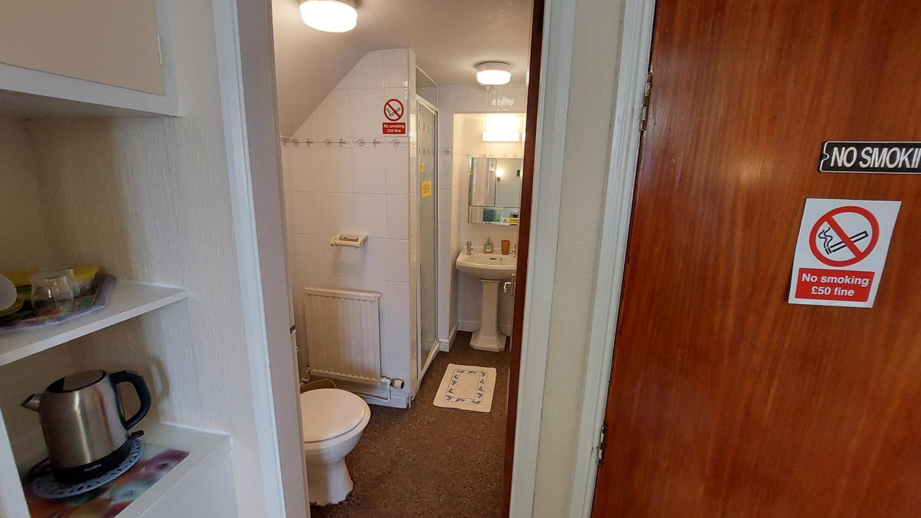 Twin Room with Bathroom photo 3