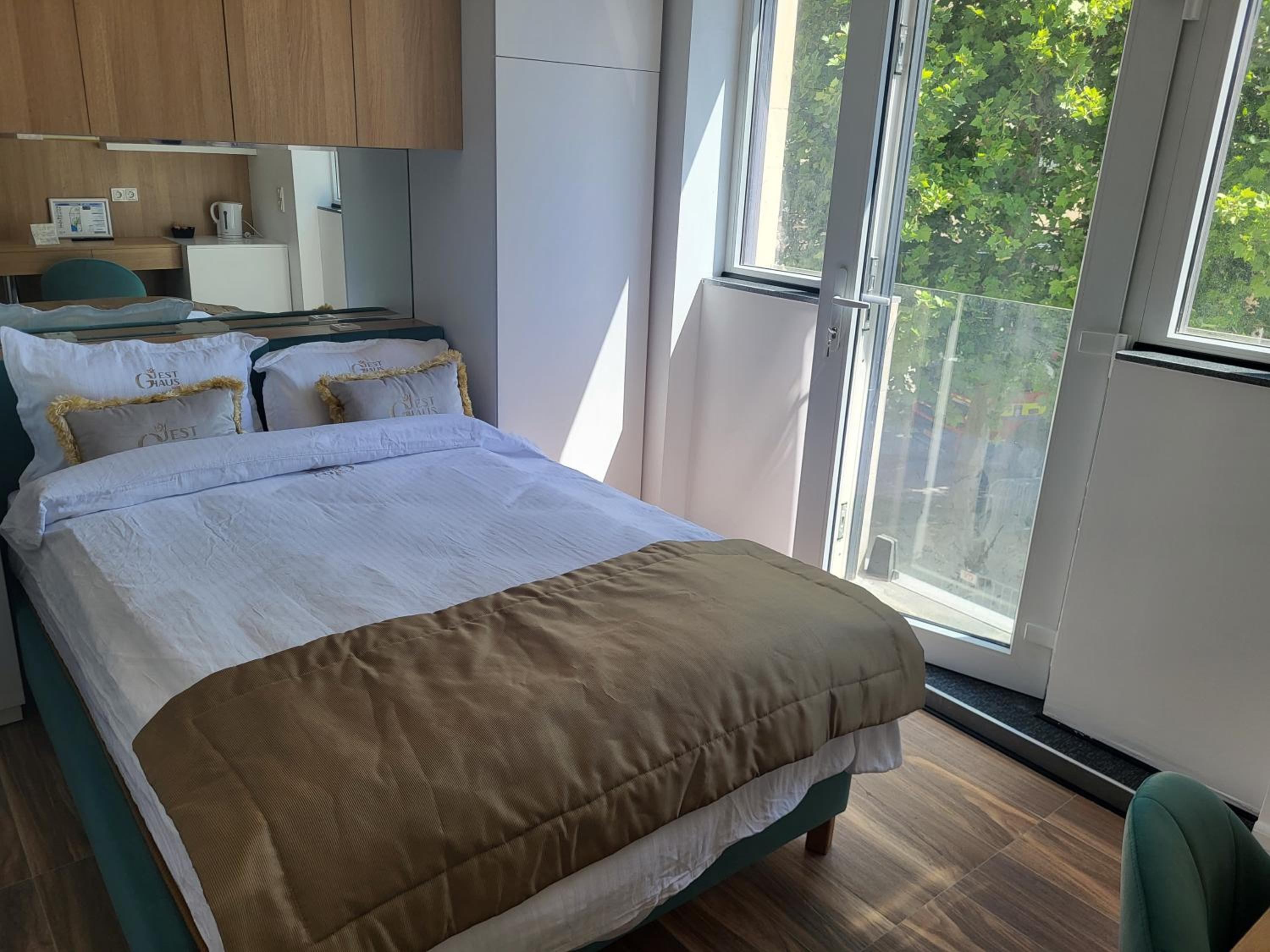 Economy Double Room photo 2