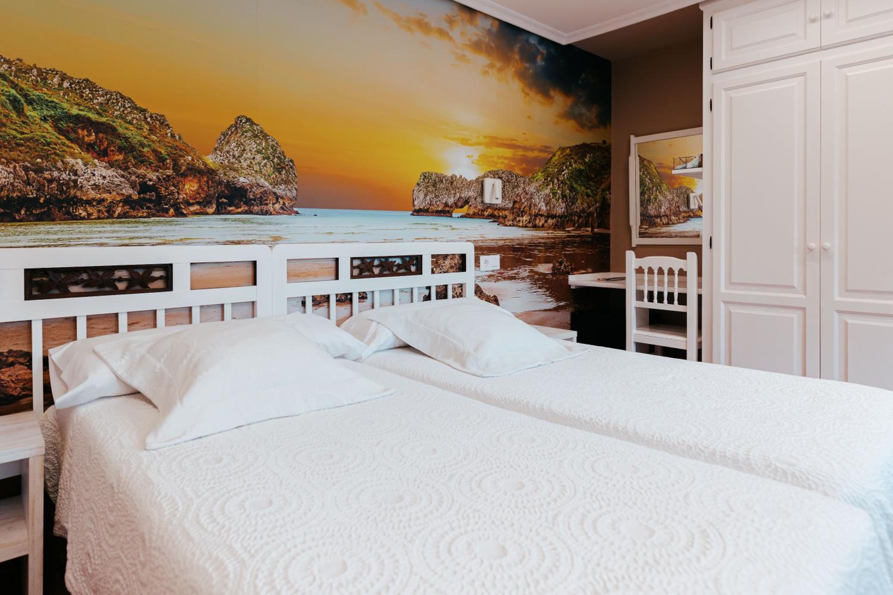 Double or Twin Room photo 3