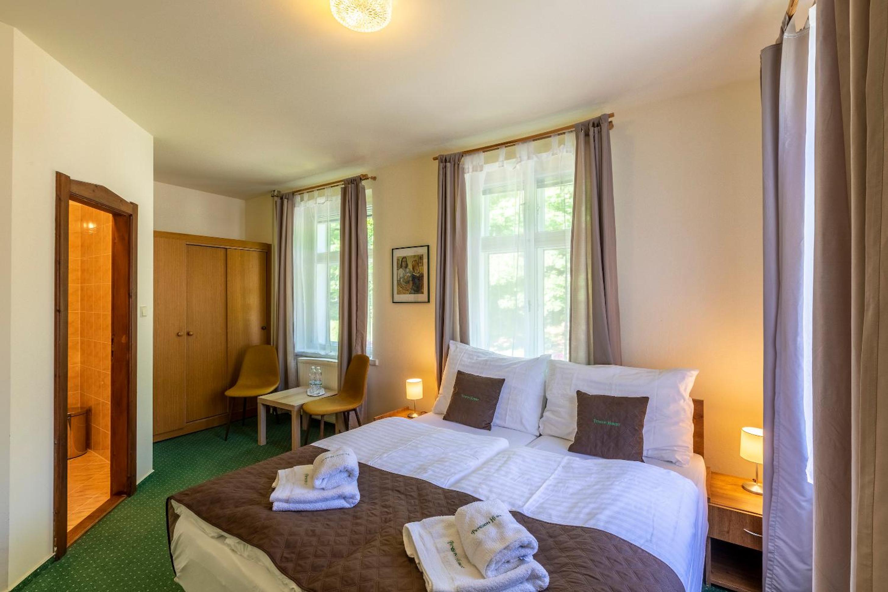 Standard Double or Twin Room photo 3