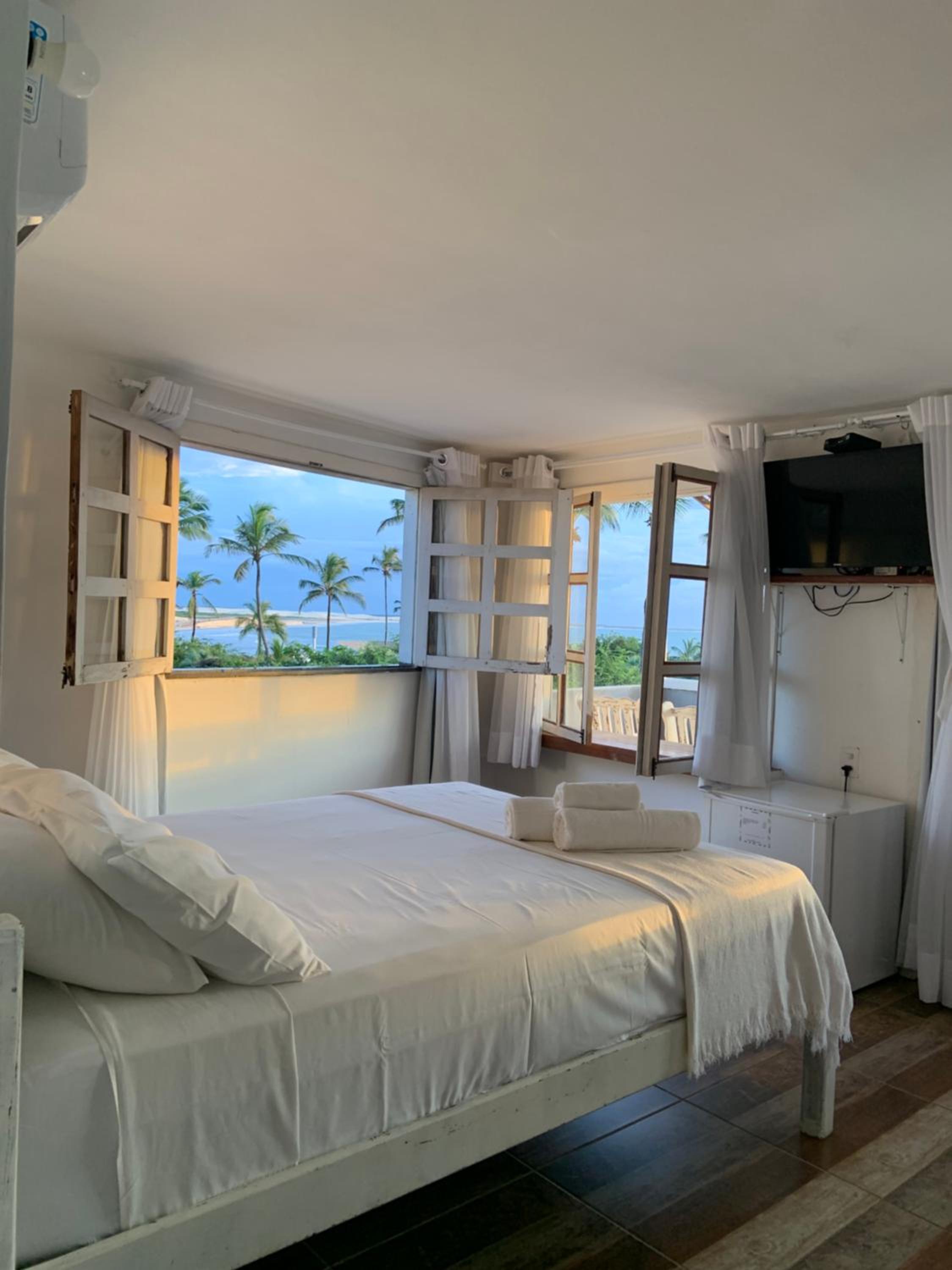 Deluxe Double Room with Balcony and Sea View