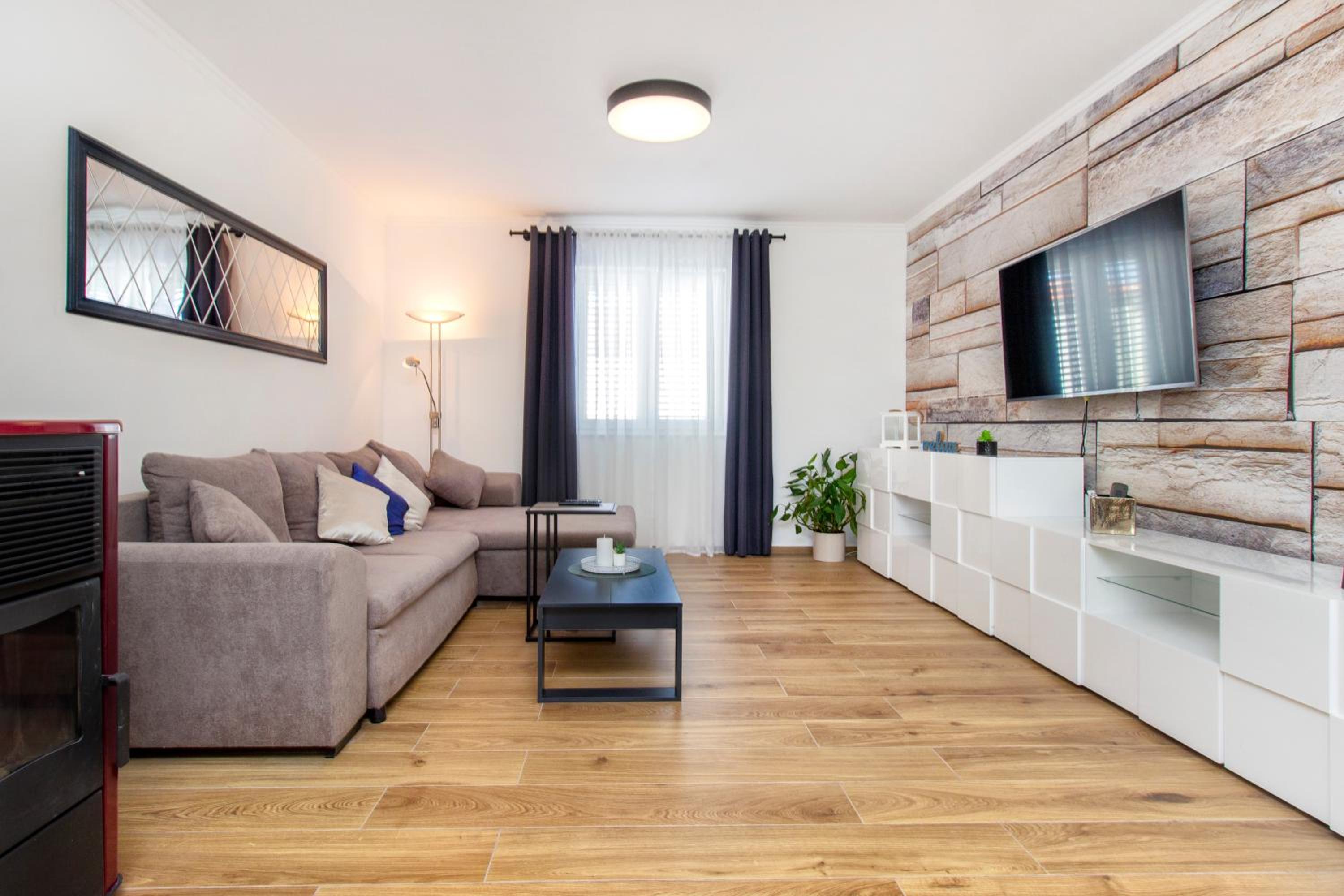 Three-Bedroom House - Photo 14