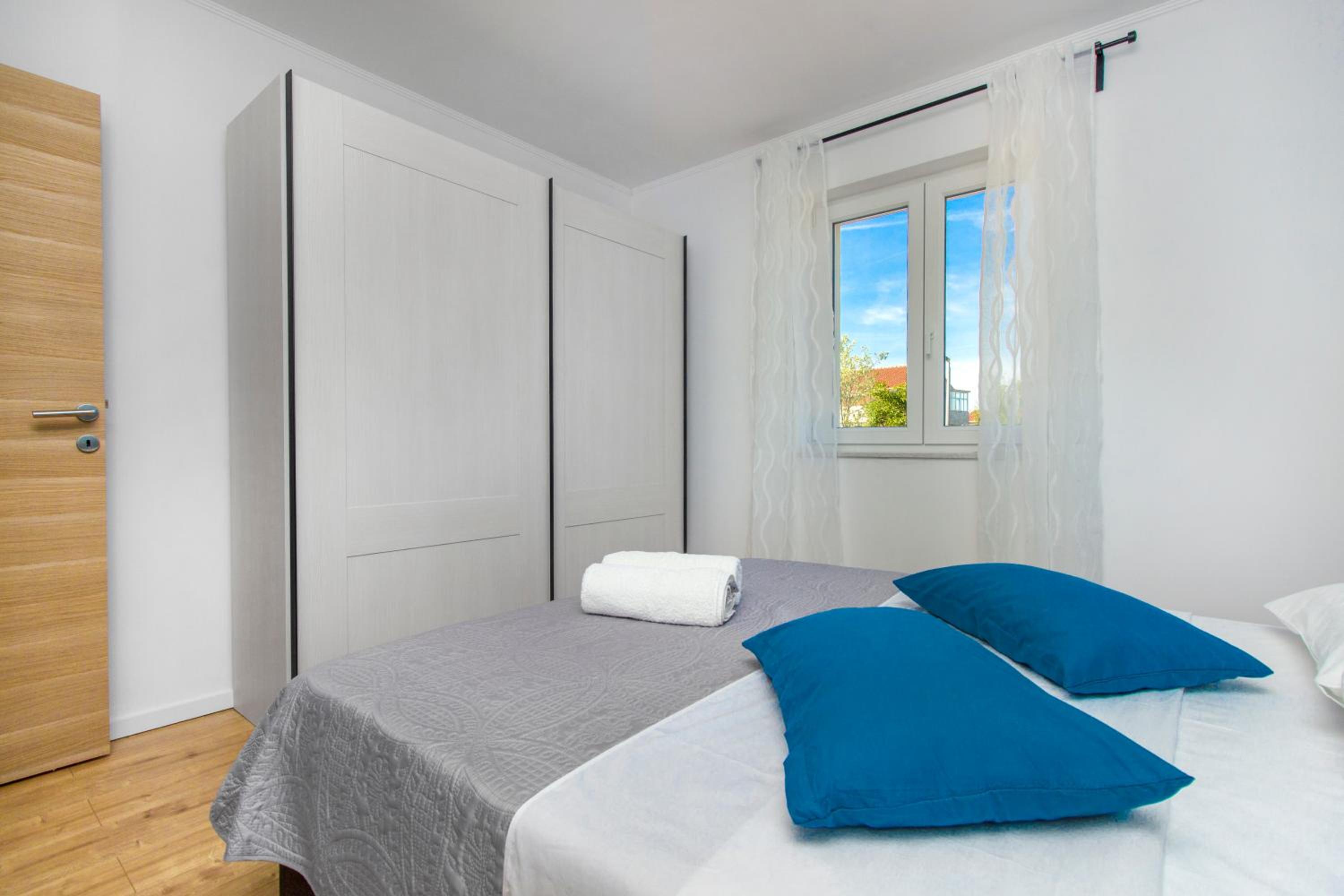 Three-Bedroom House - Photo 15