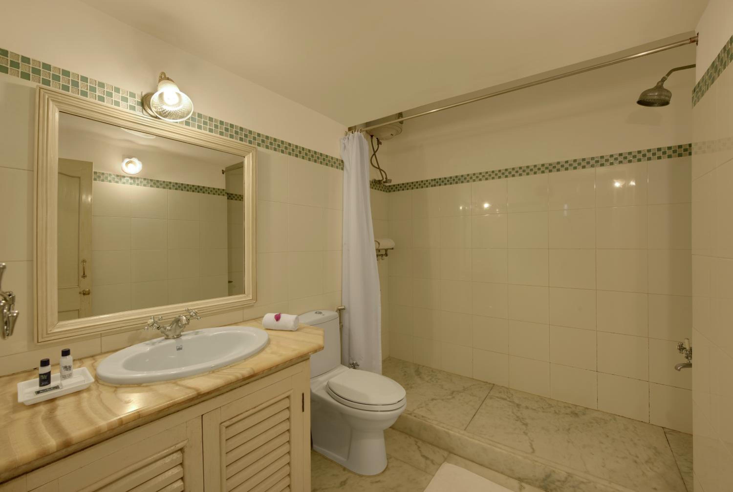 Deluxe Double Room with Balcony: Early Checkin by 3hrs till July'26 photo 2