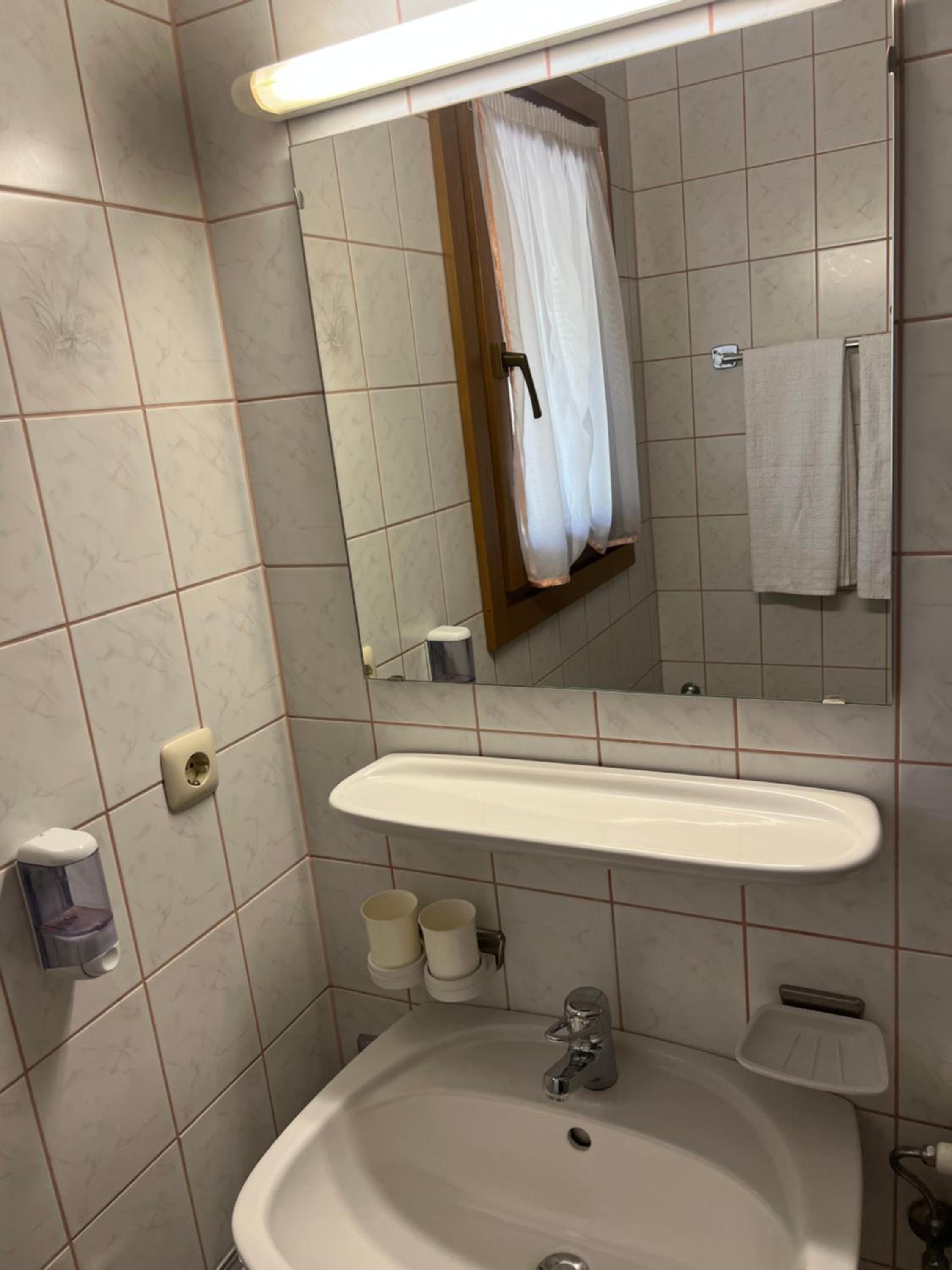 Double Room - Photo 25