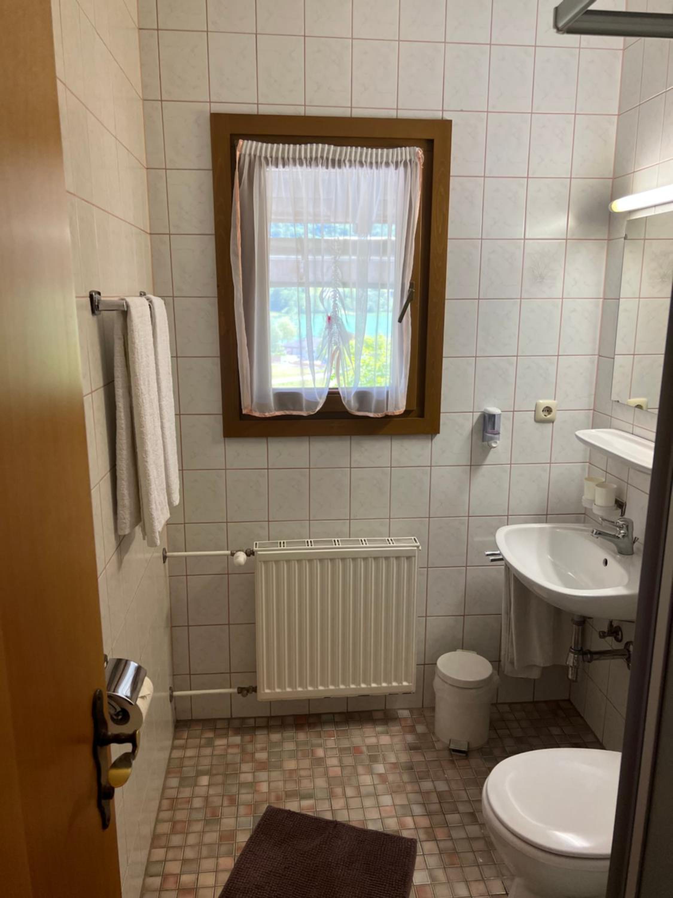 Double Room - Photo 7