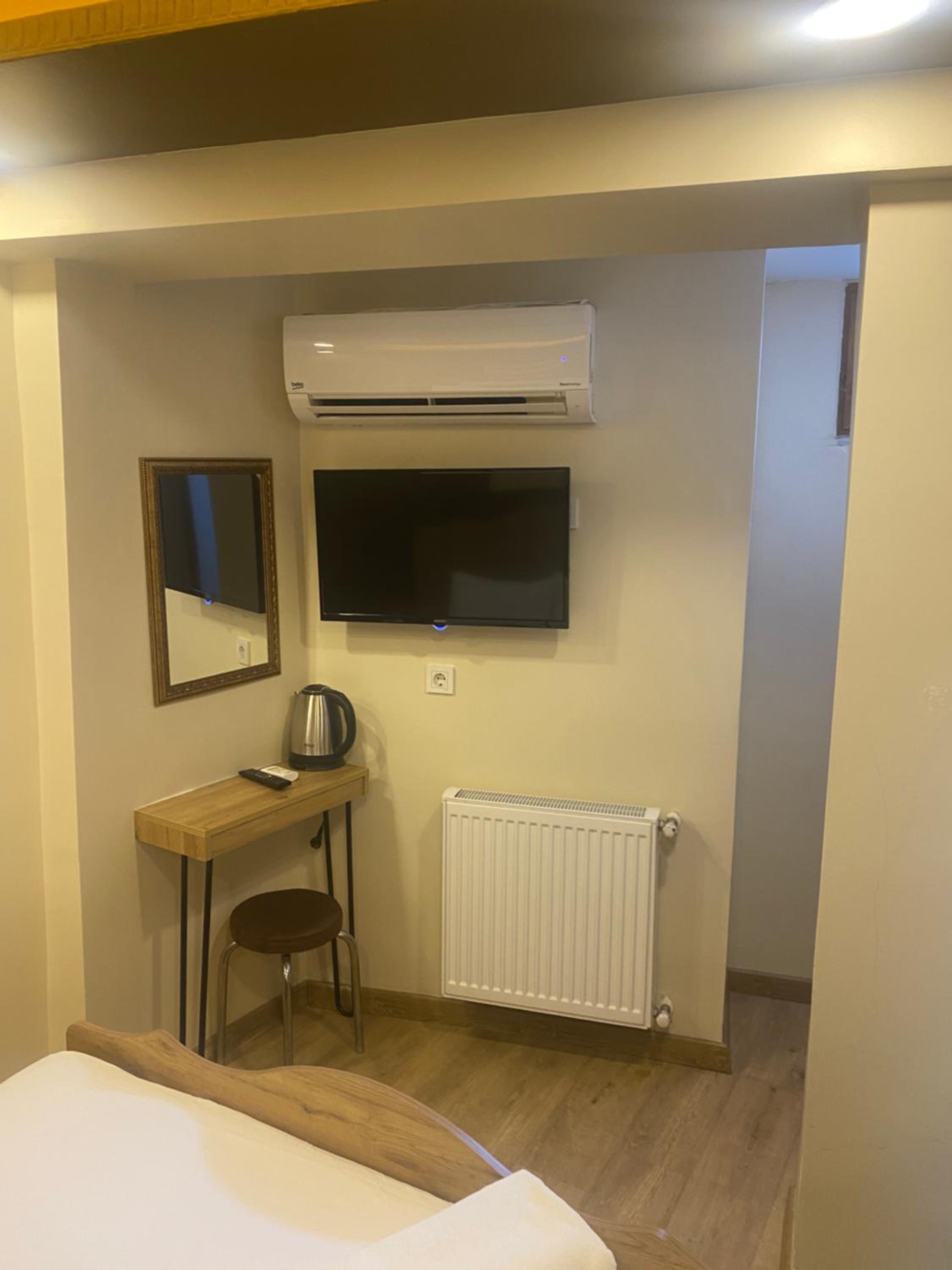Budget Double Room photo 3