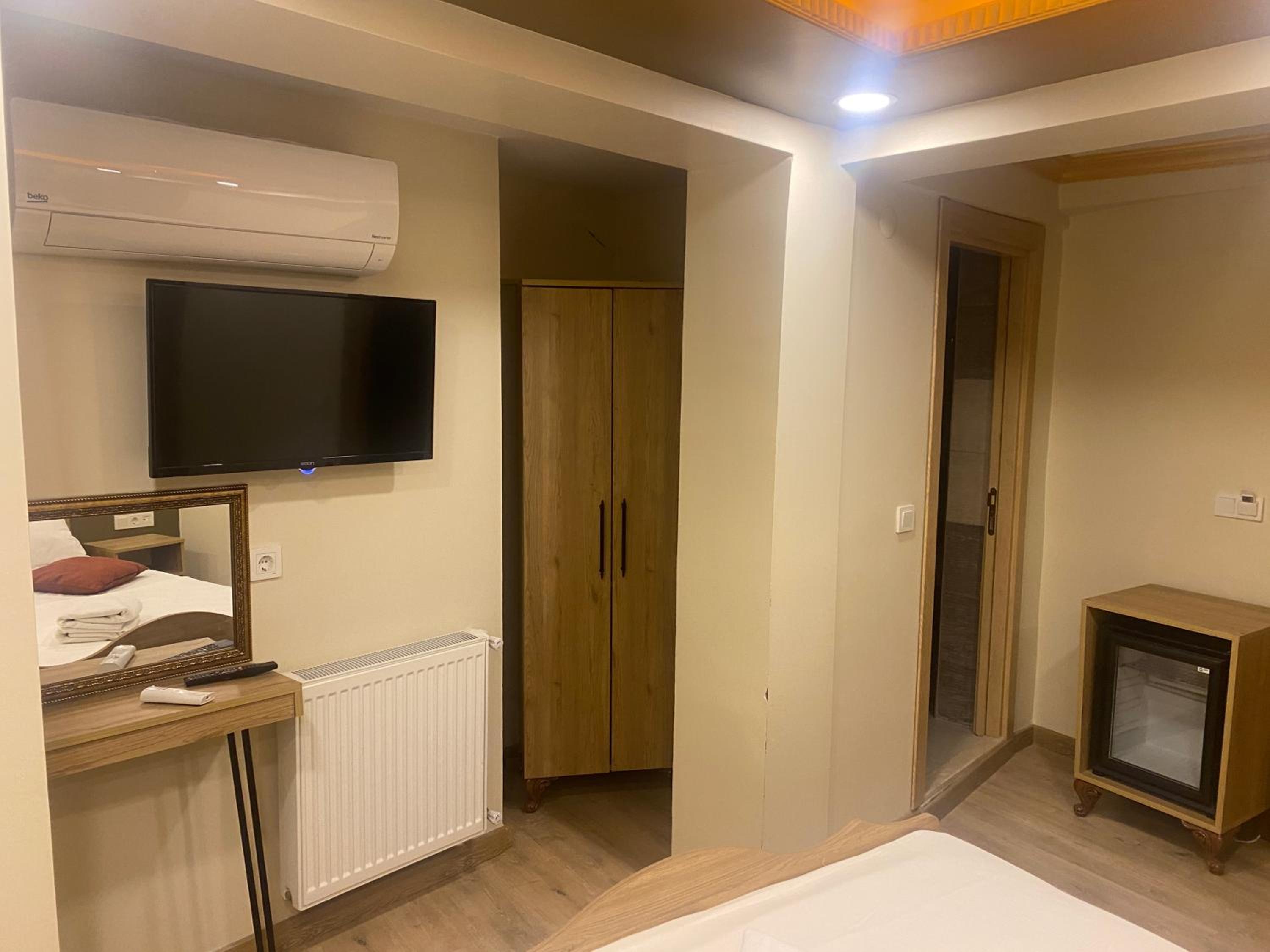 Budget Double Room photo 2