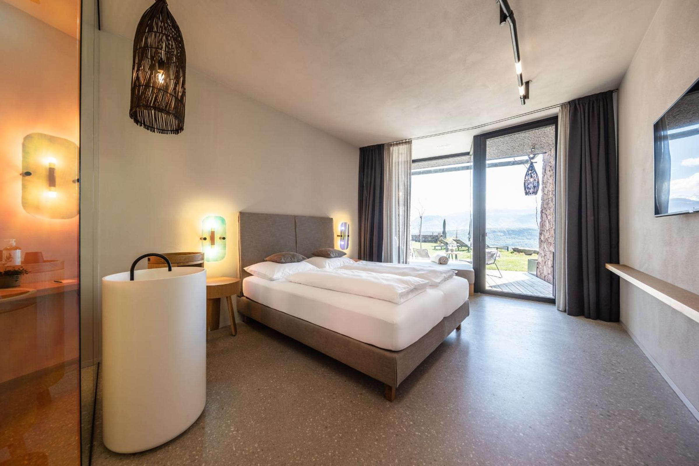 Suite with Lake View photo 1
