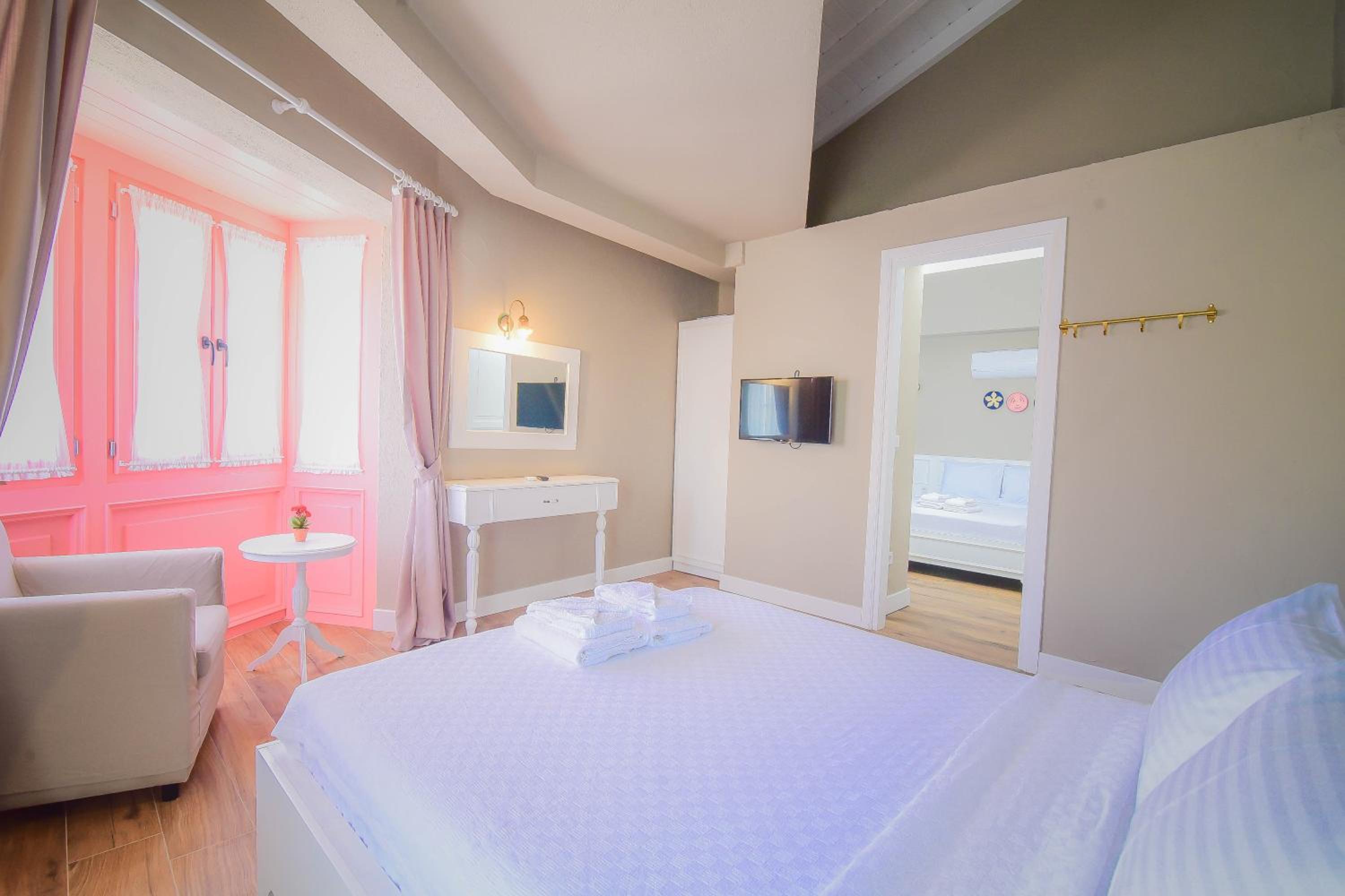 Family Suite - Photo 1