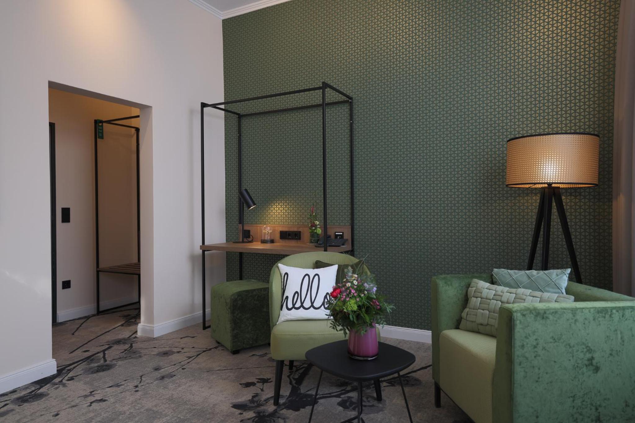 Junior Suite with Garden View - Photo 6