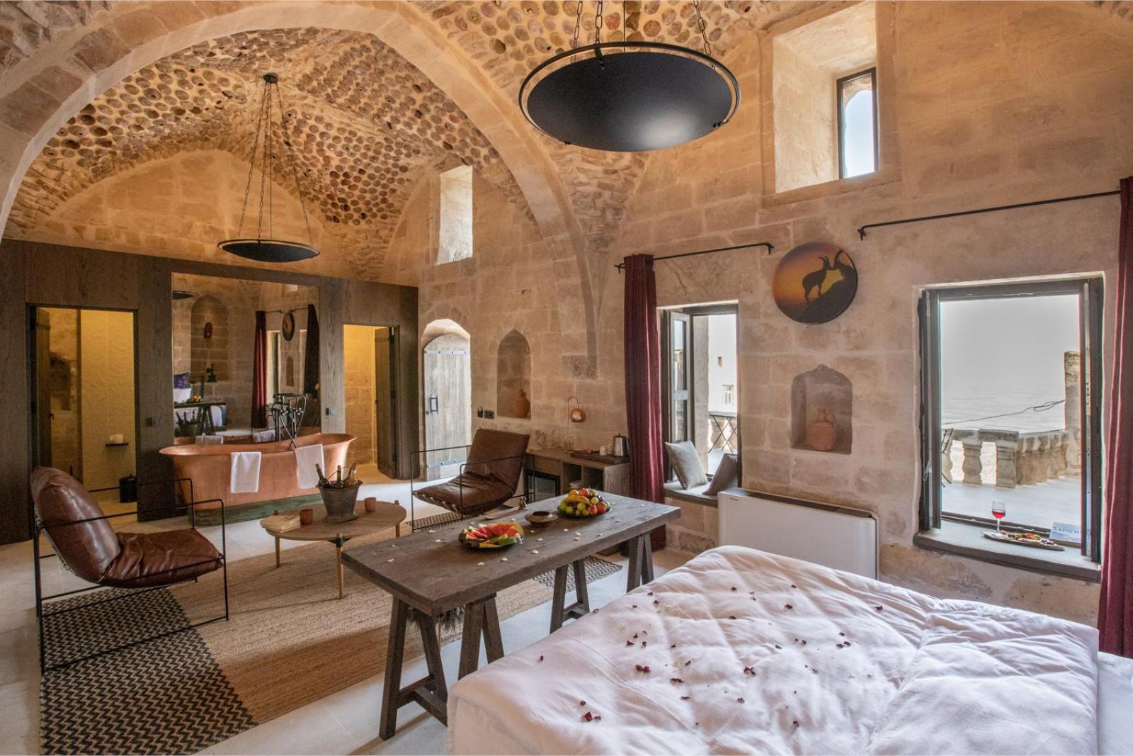 Suite with City View - Photo 2