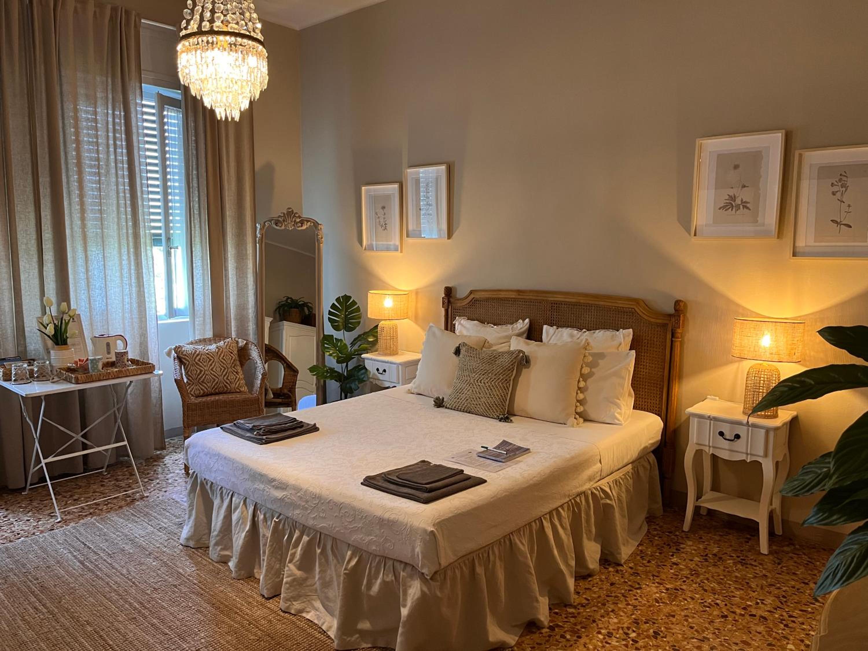 Queen Room with Garden View