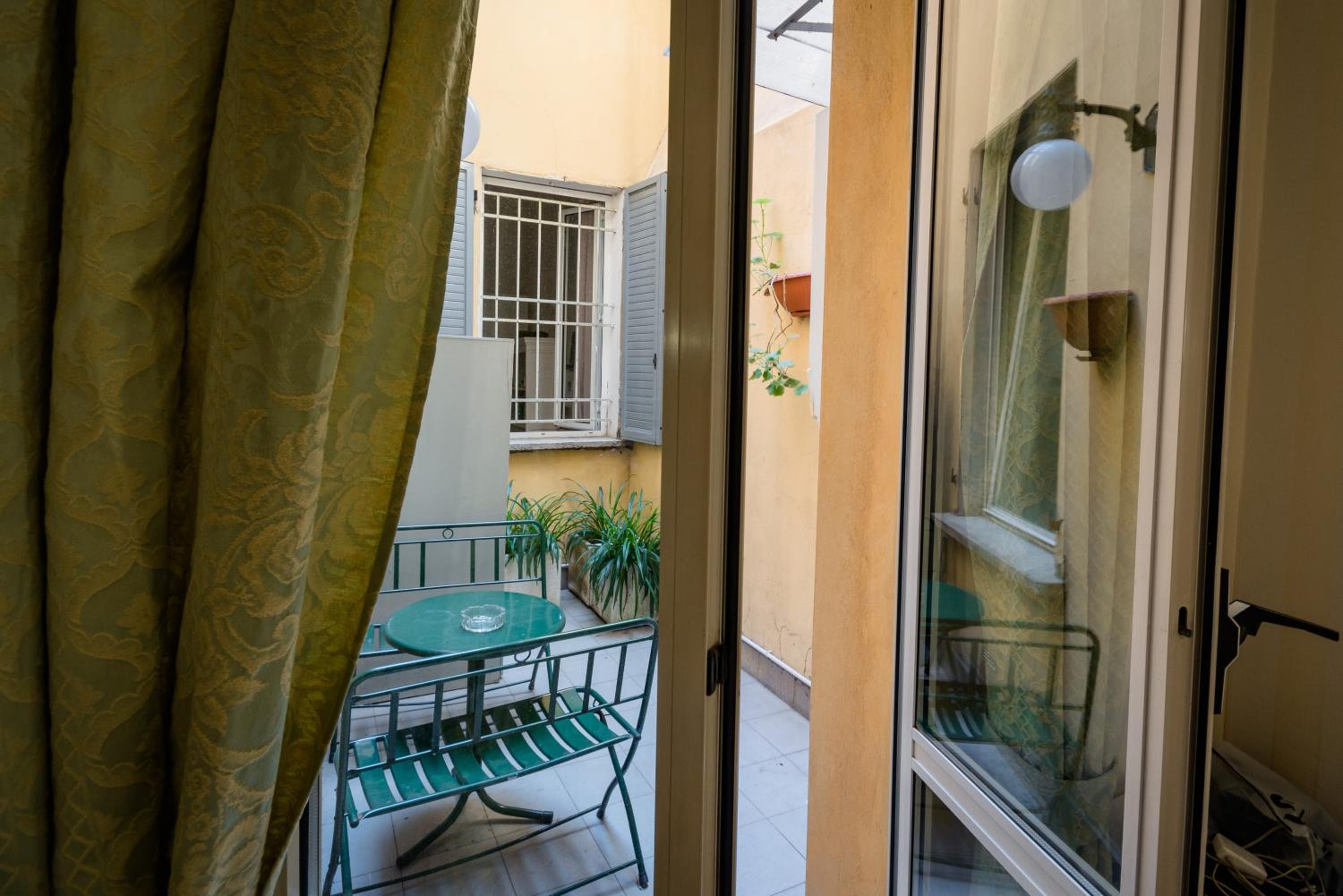Triple Room - Photo 14