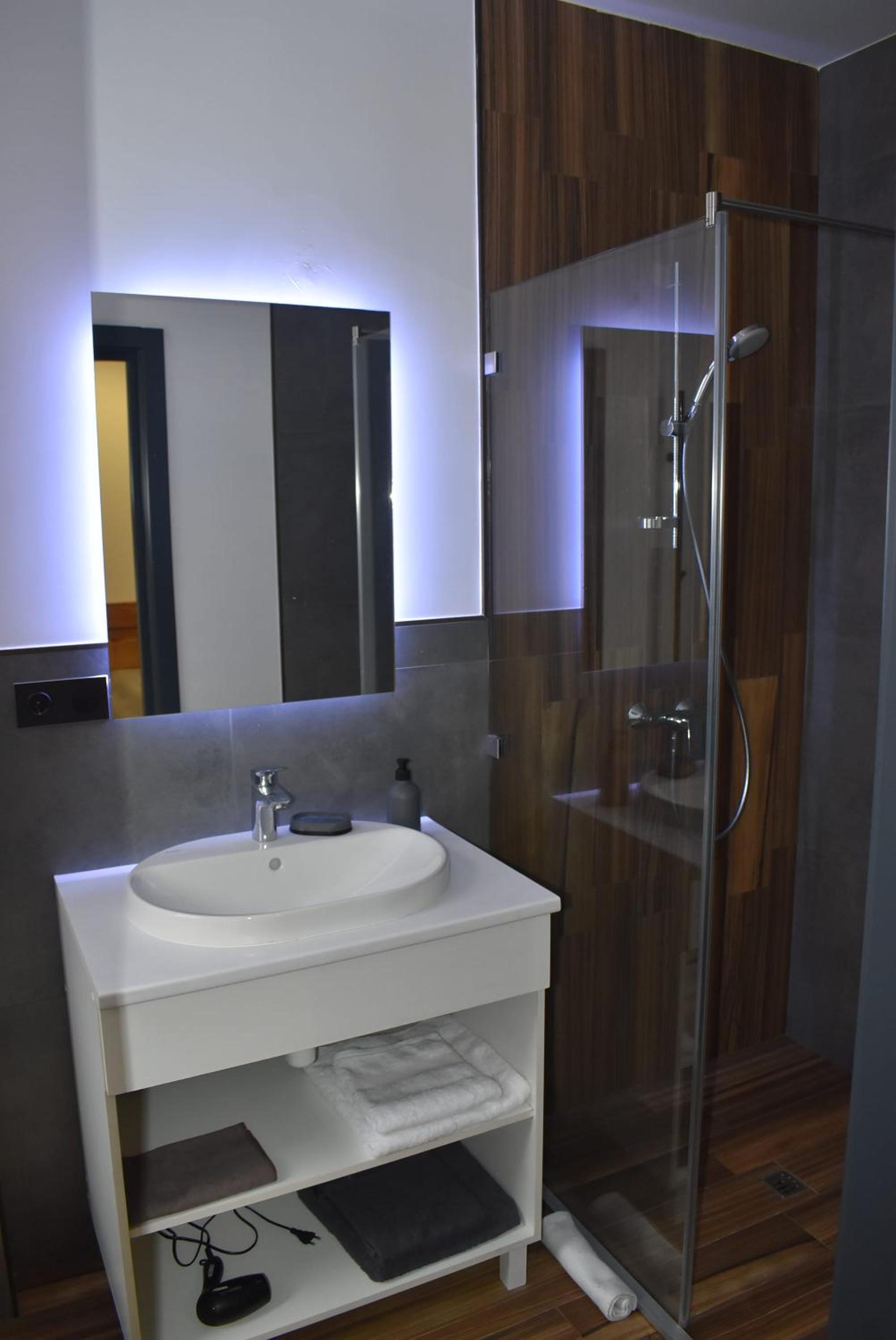 Double Room with Private Bathroom photo 2
