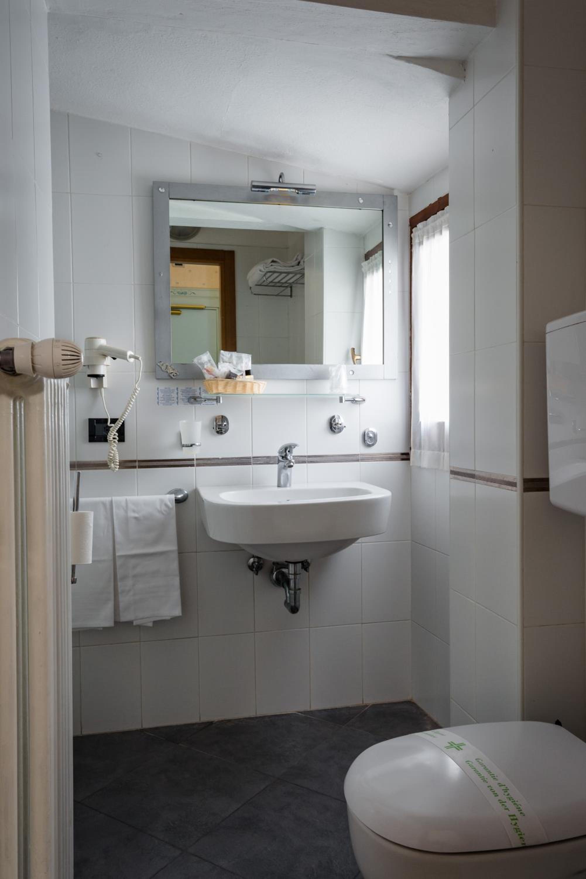 Double Room - Photo 12