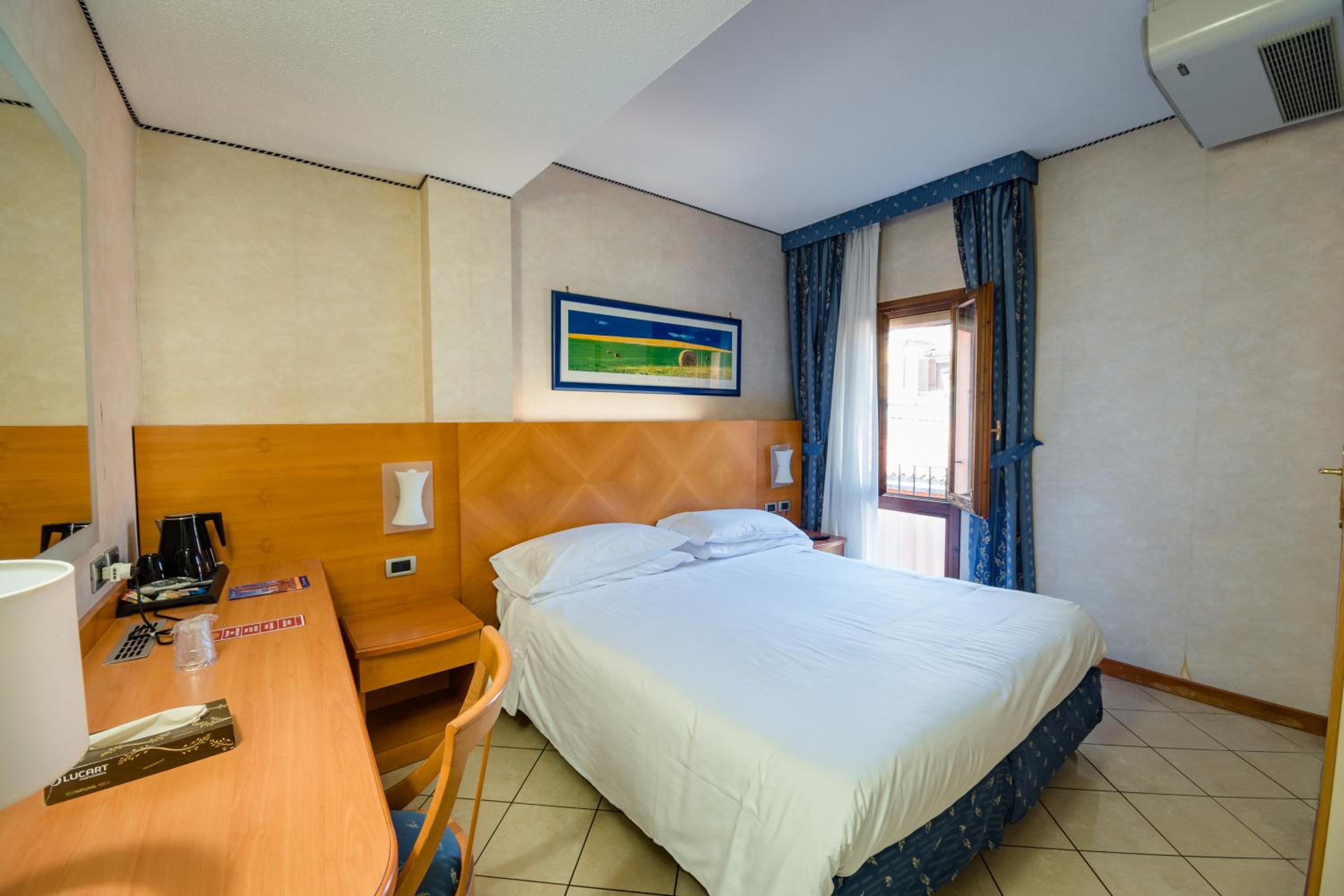 Double Room - Photo 21